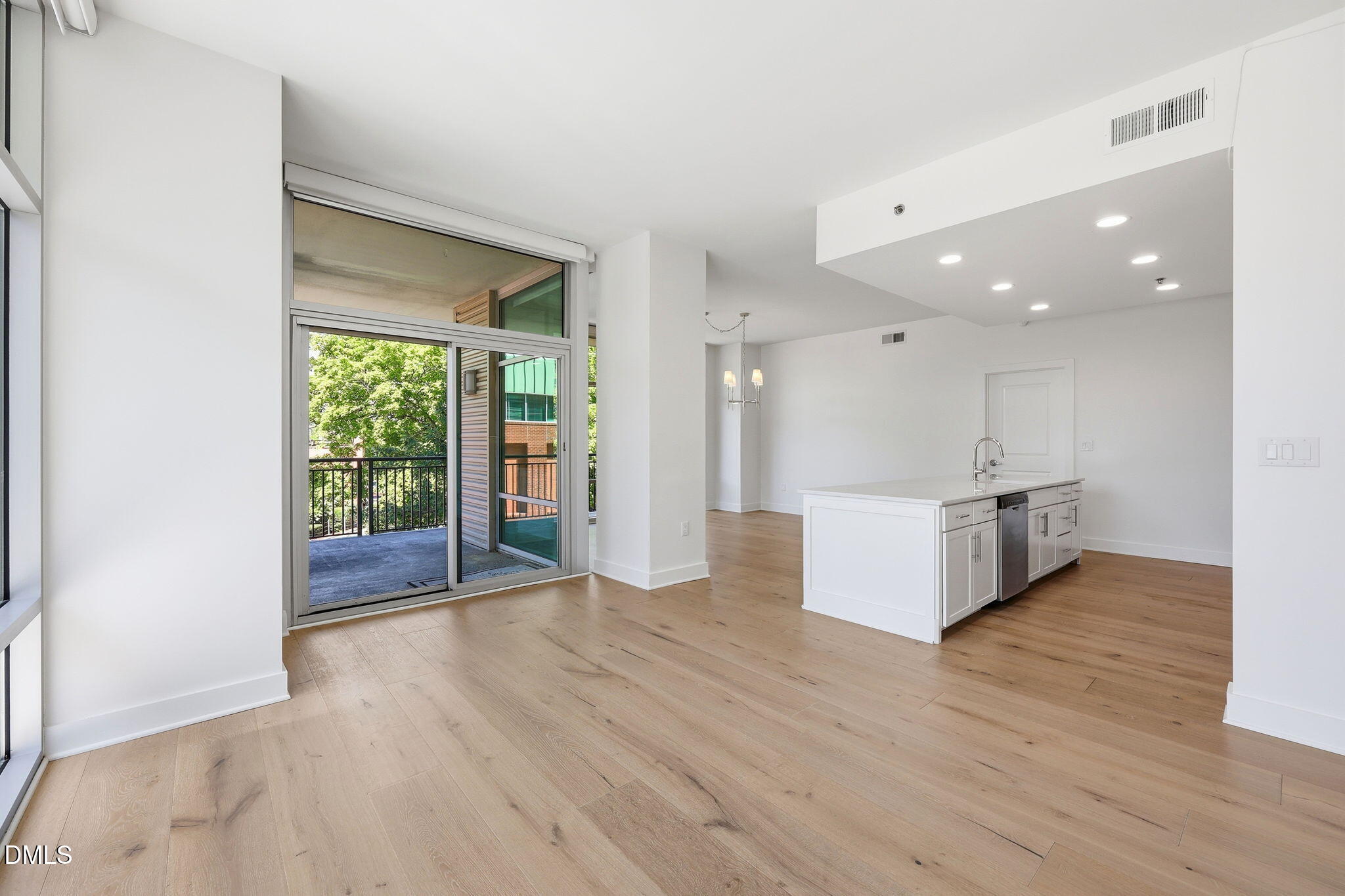 140 W Franklin Street