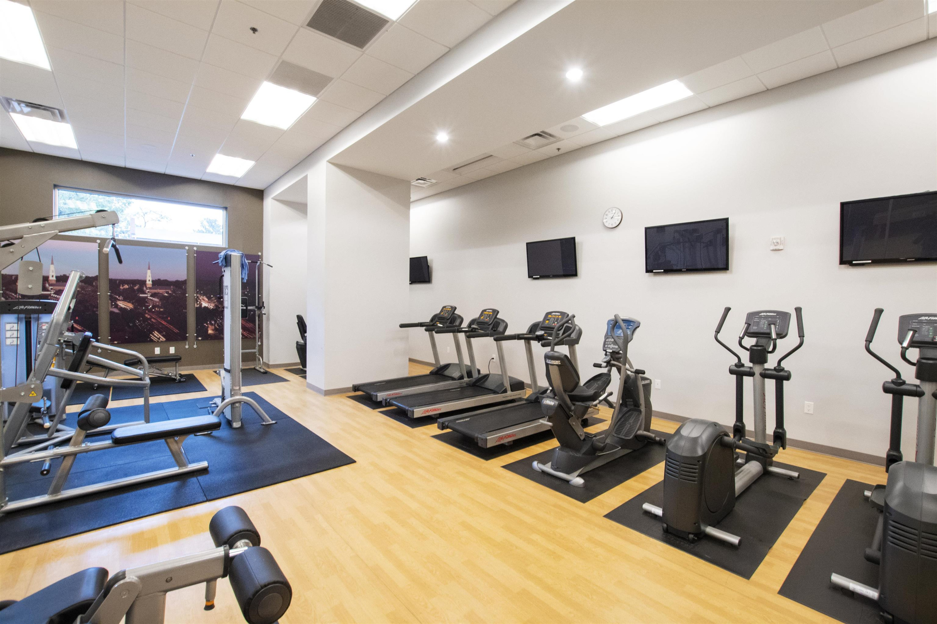 140 W Franklin Street # 406