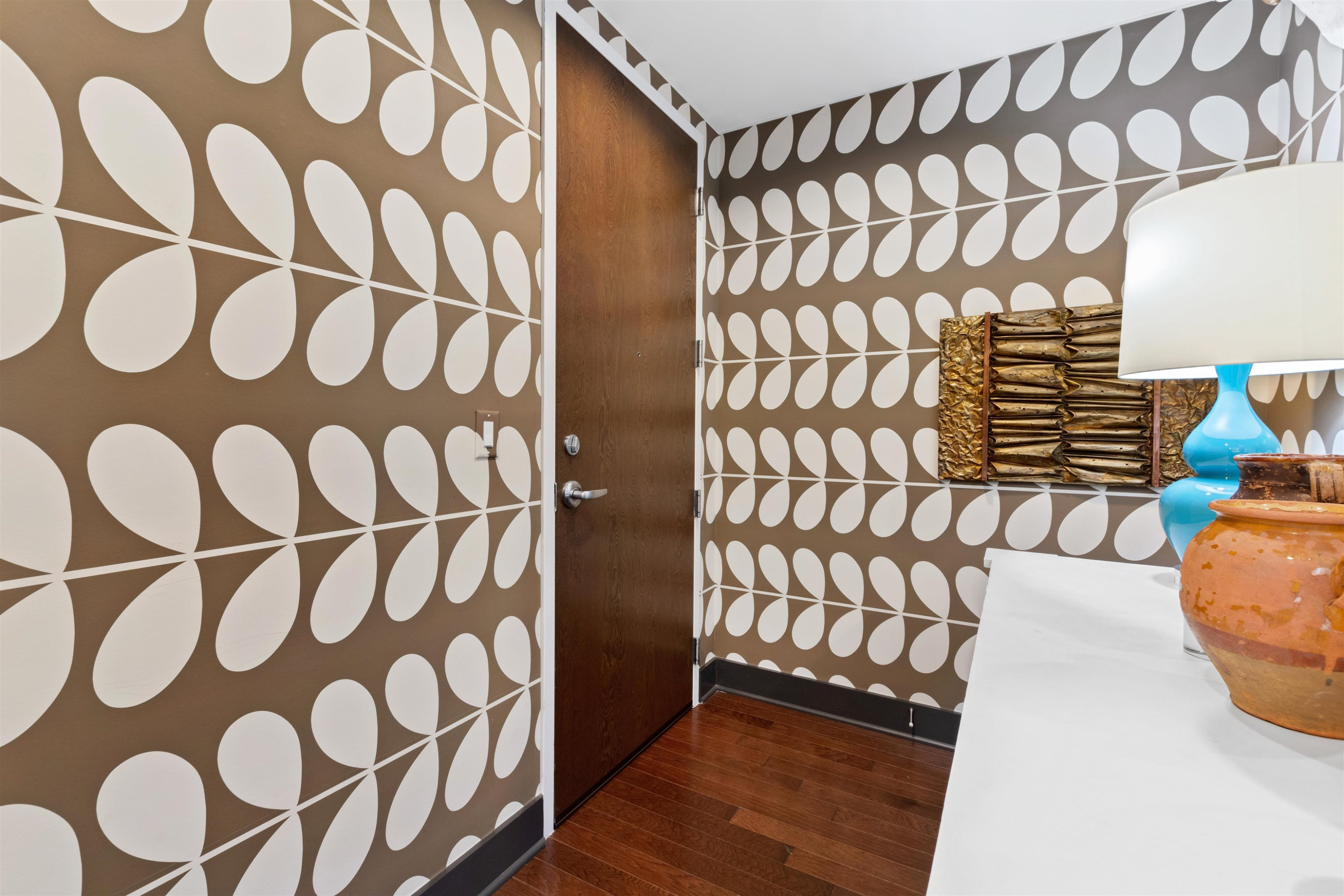 140 W Franklin Street # 406