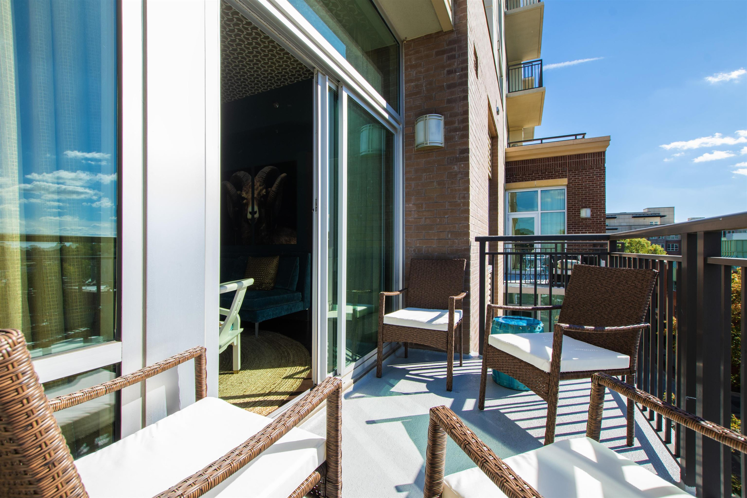 140 W Franklin Street # 406
