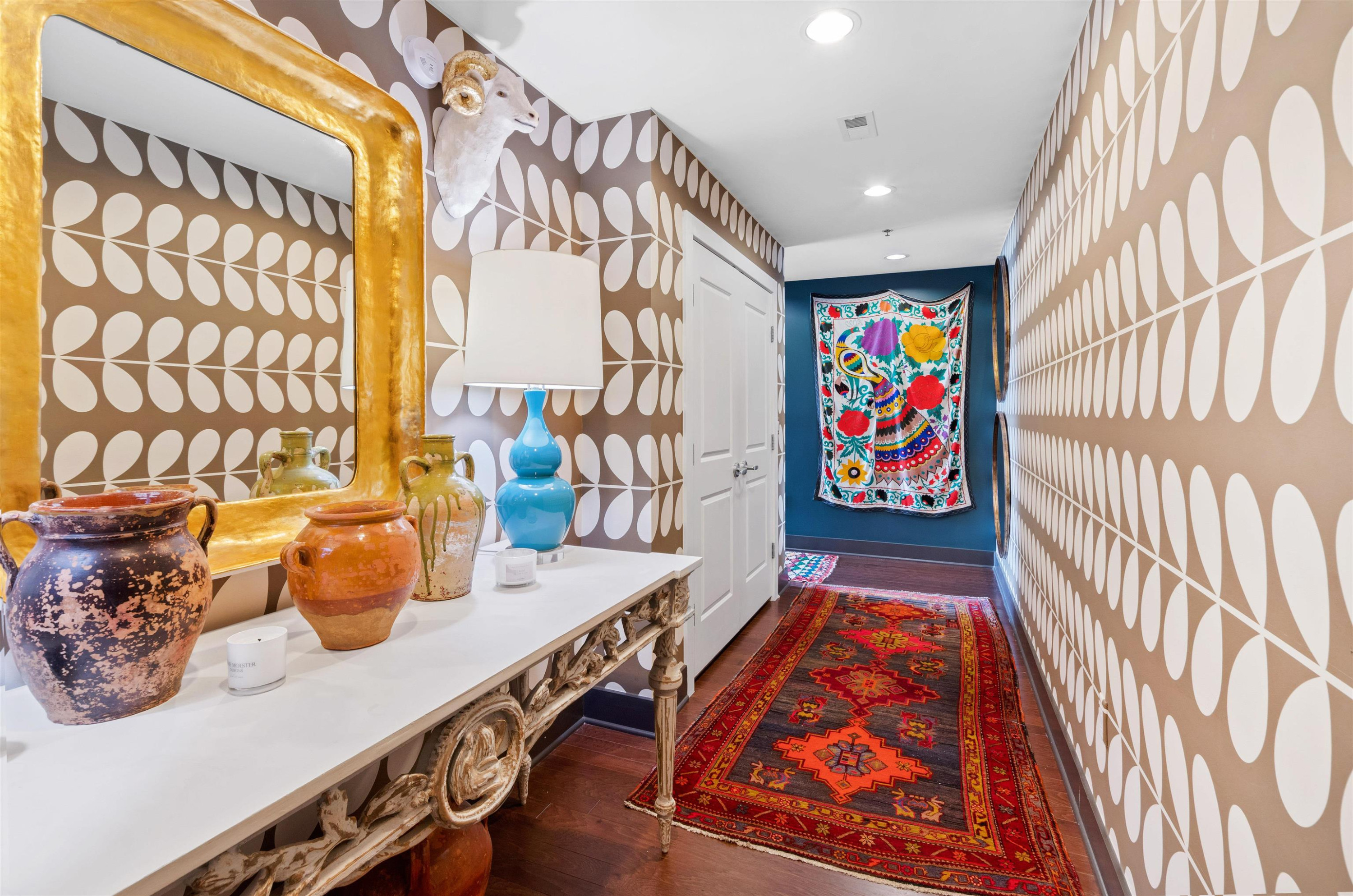 140 W Franklin Street # 406