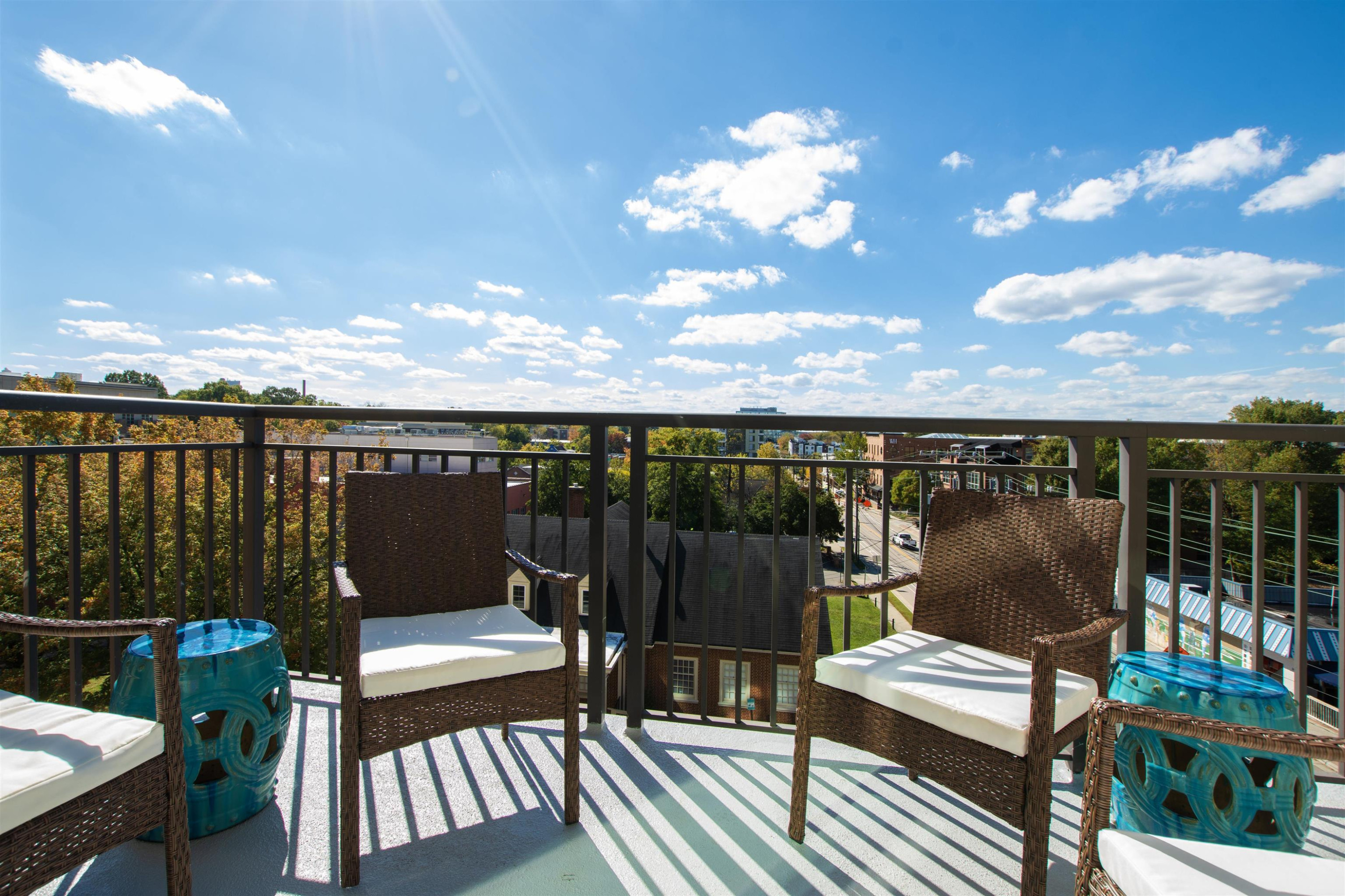 140 W Franklin Street # 406