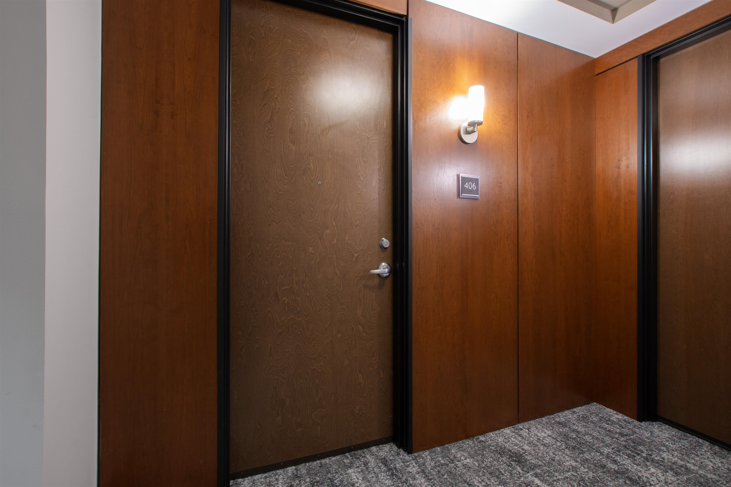 140 W Franklin Street # 406