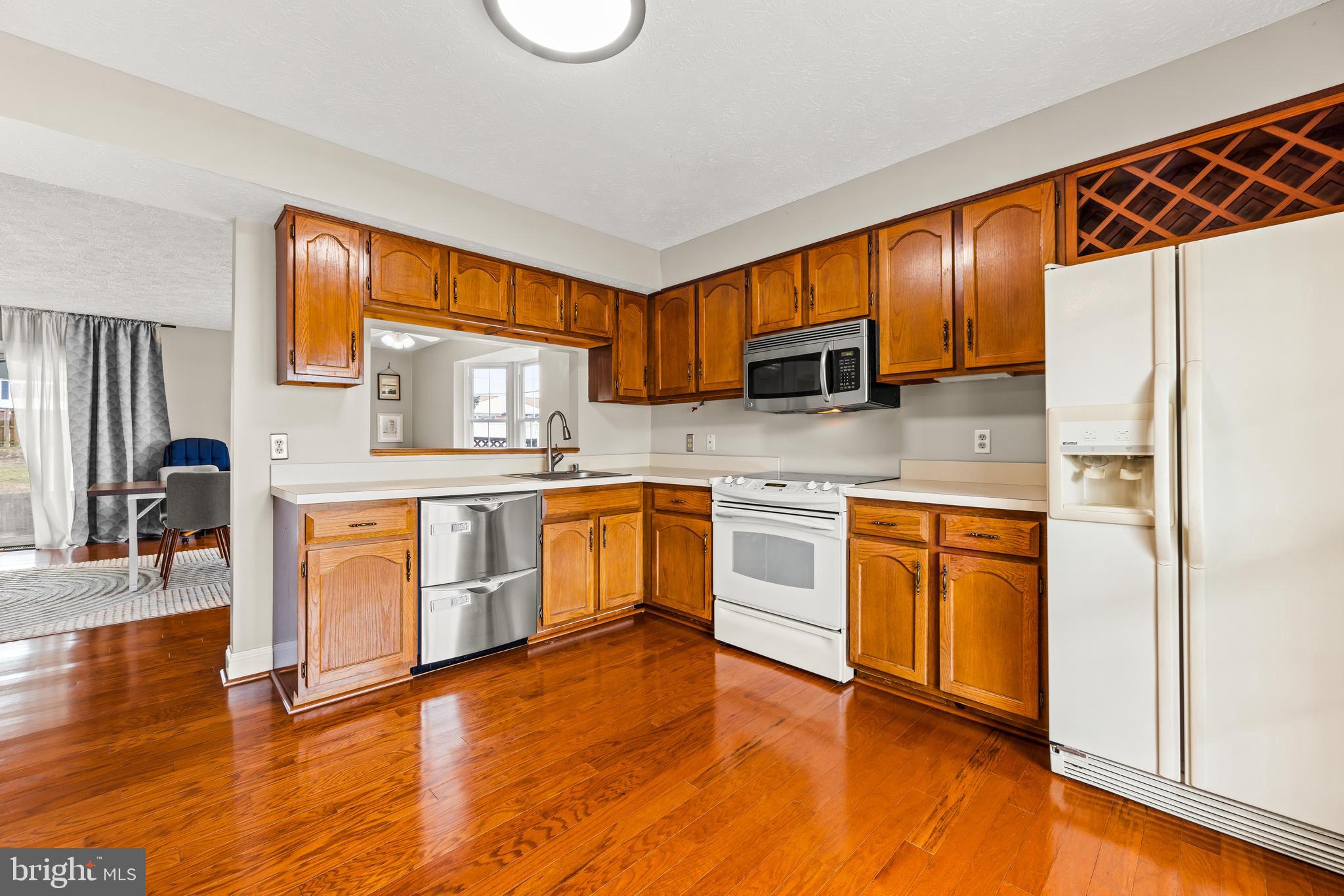 7946 COBBLER LANE