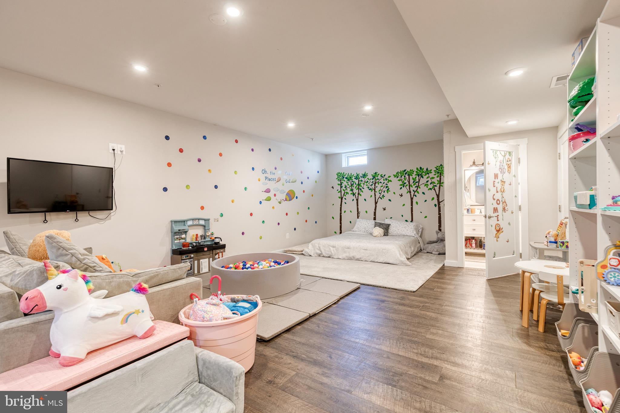 8142 DANNER DRIVE
