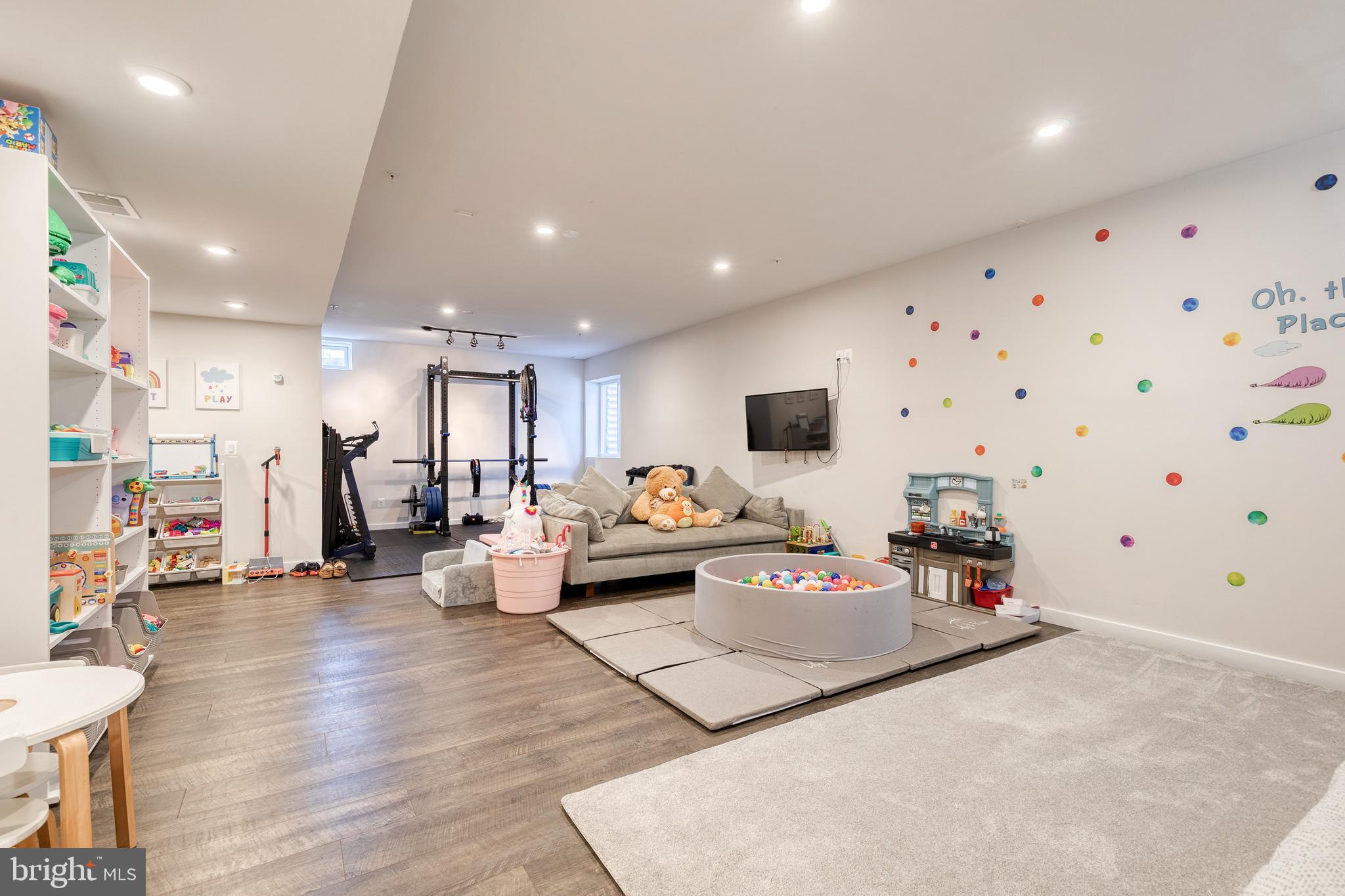 8142 DANNER DRIVE