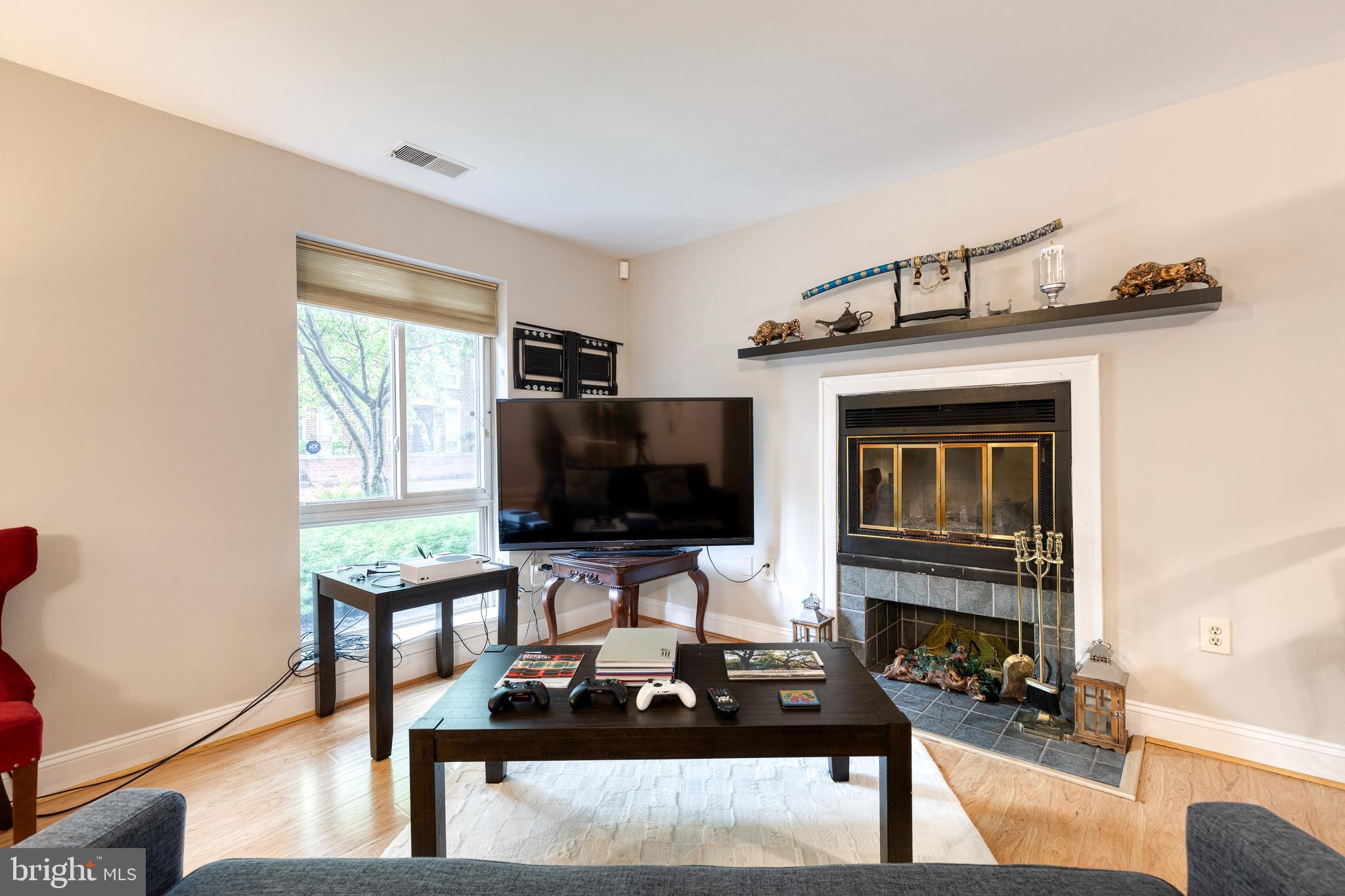 16 W HILL STREET R 12