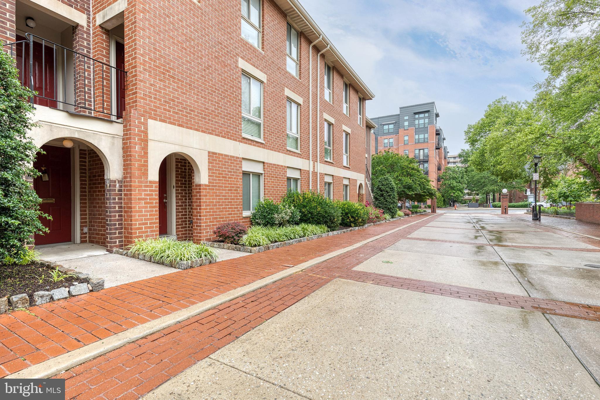 16 W HILL STREET R 12