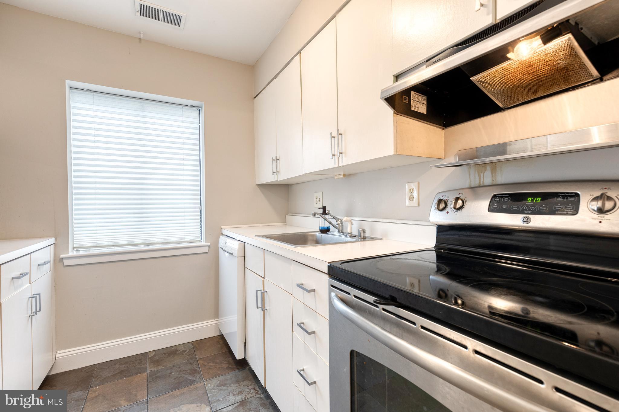 16 W HILL STREET R 12