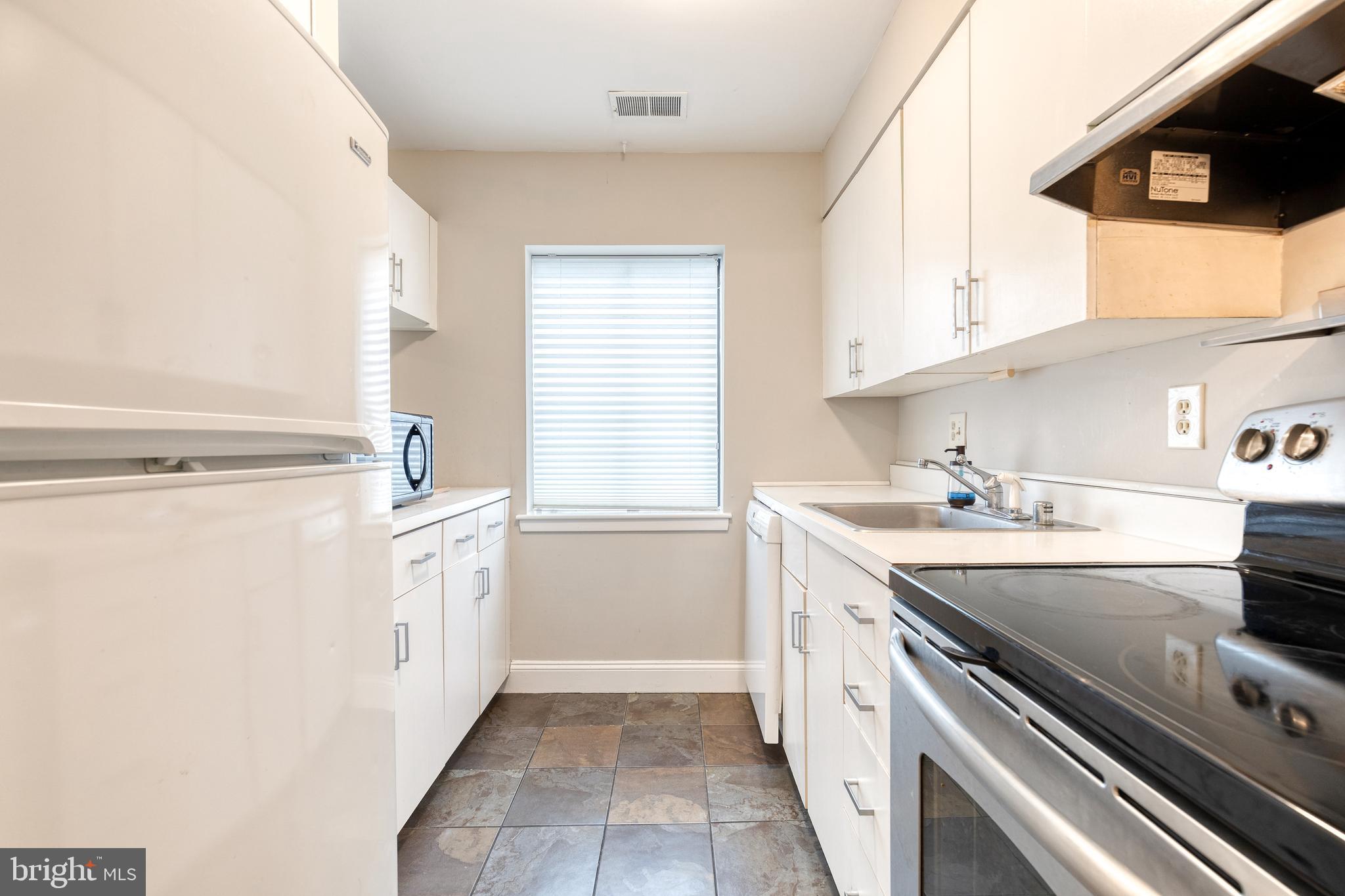16 W HILL STREET R 12