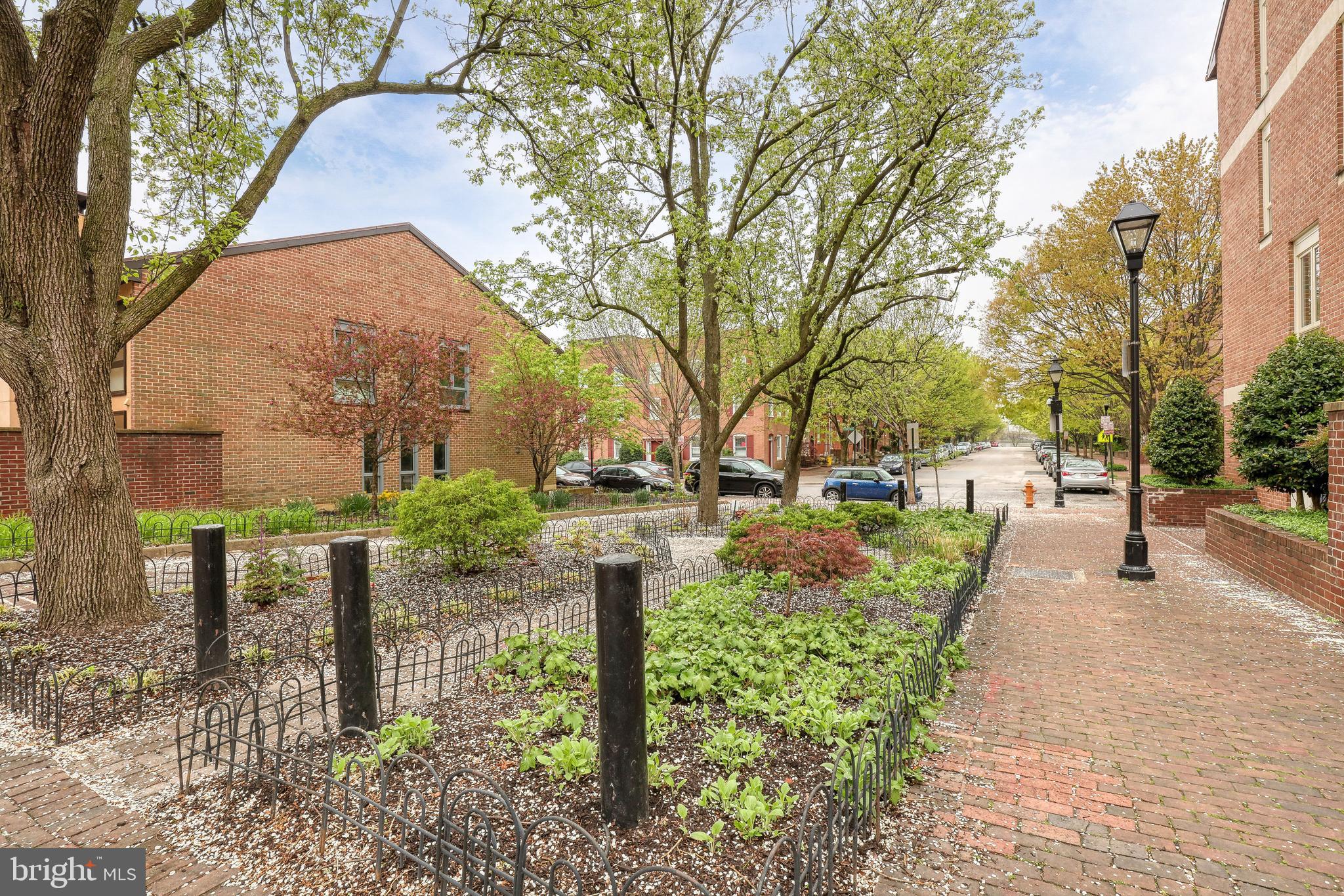 16 W HILL STREET R 12