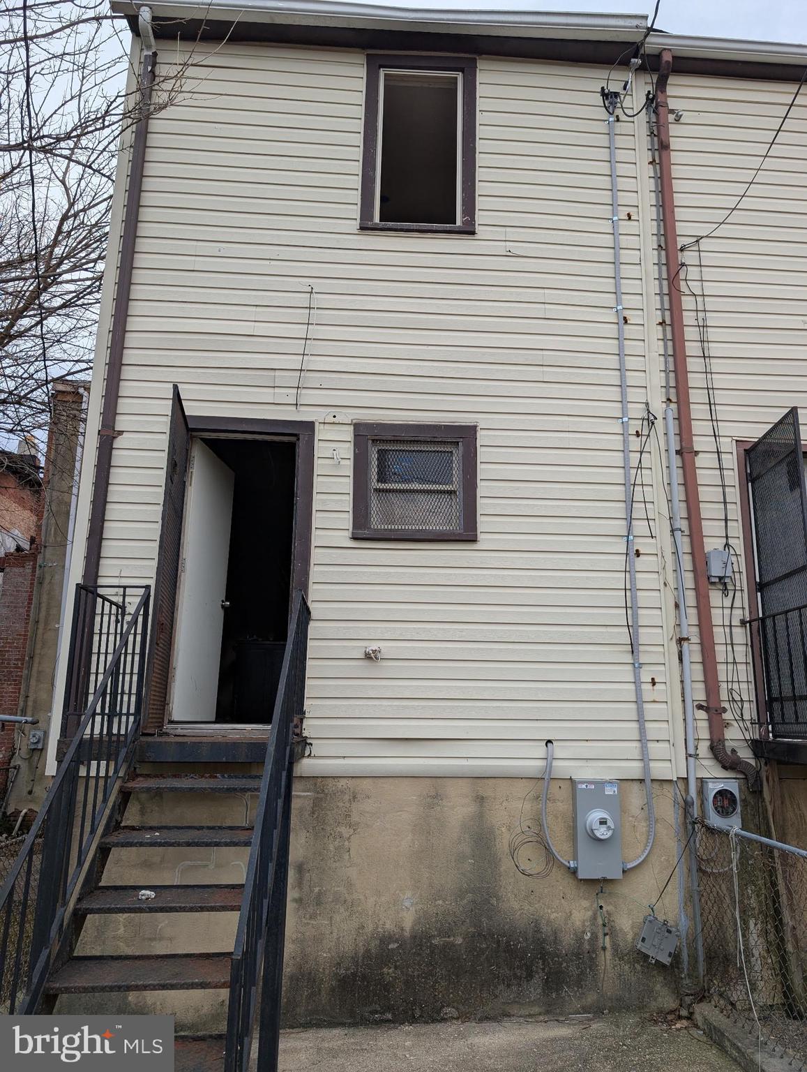 1818 HOPE STREET