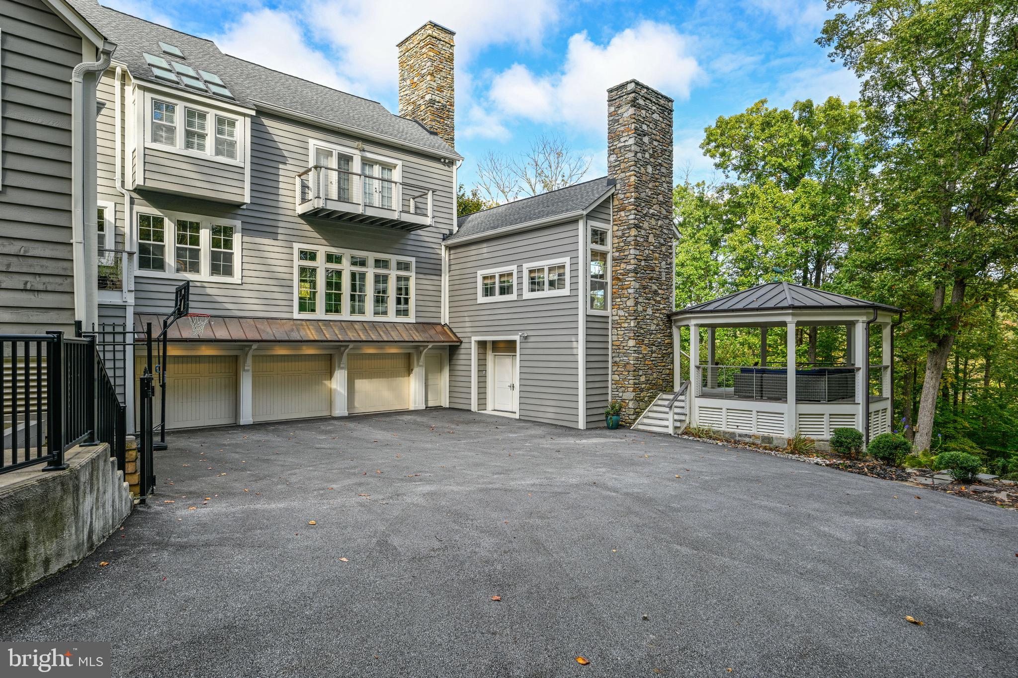 26 HIGHFIELD COURT
