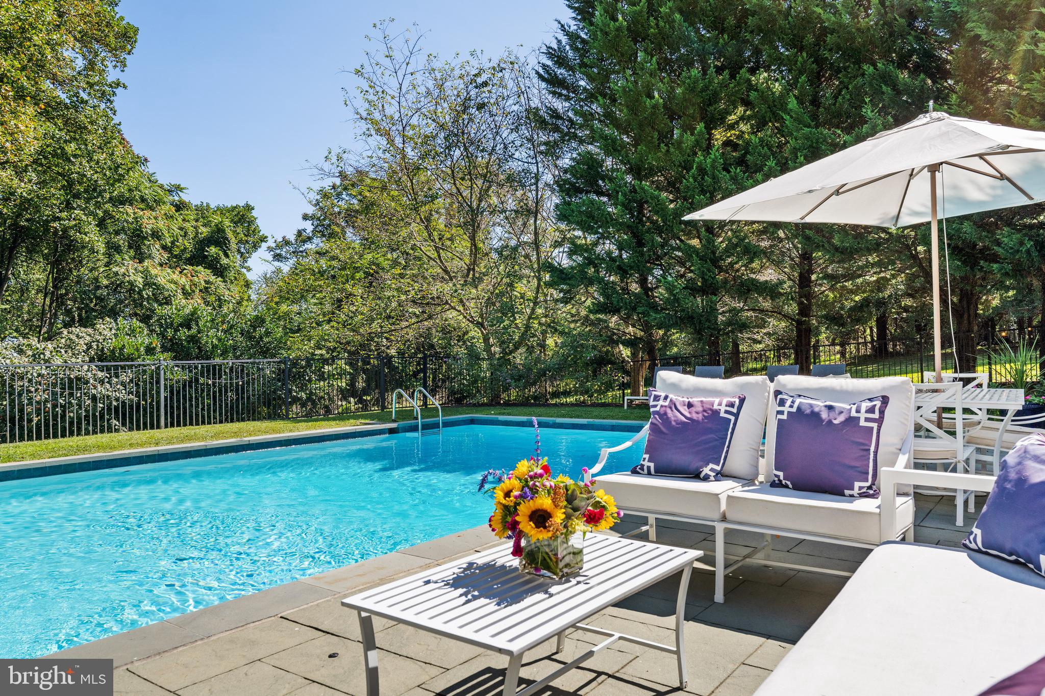 39 Brett Manor Ct