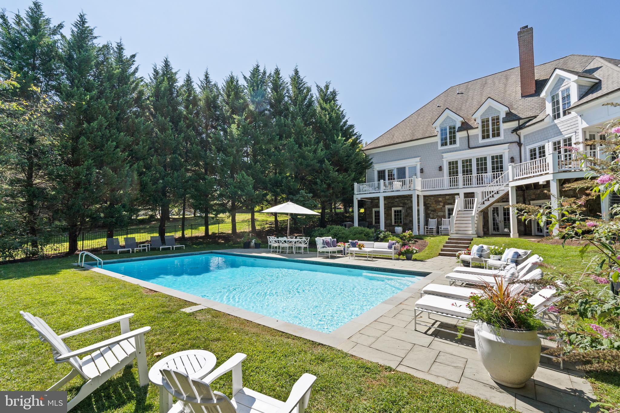 39 Brett Manor Ct