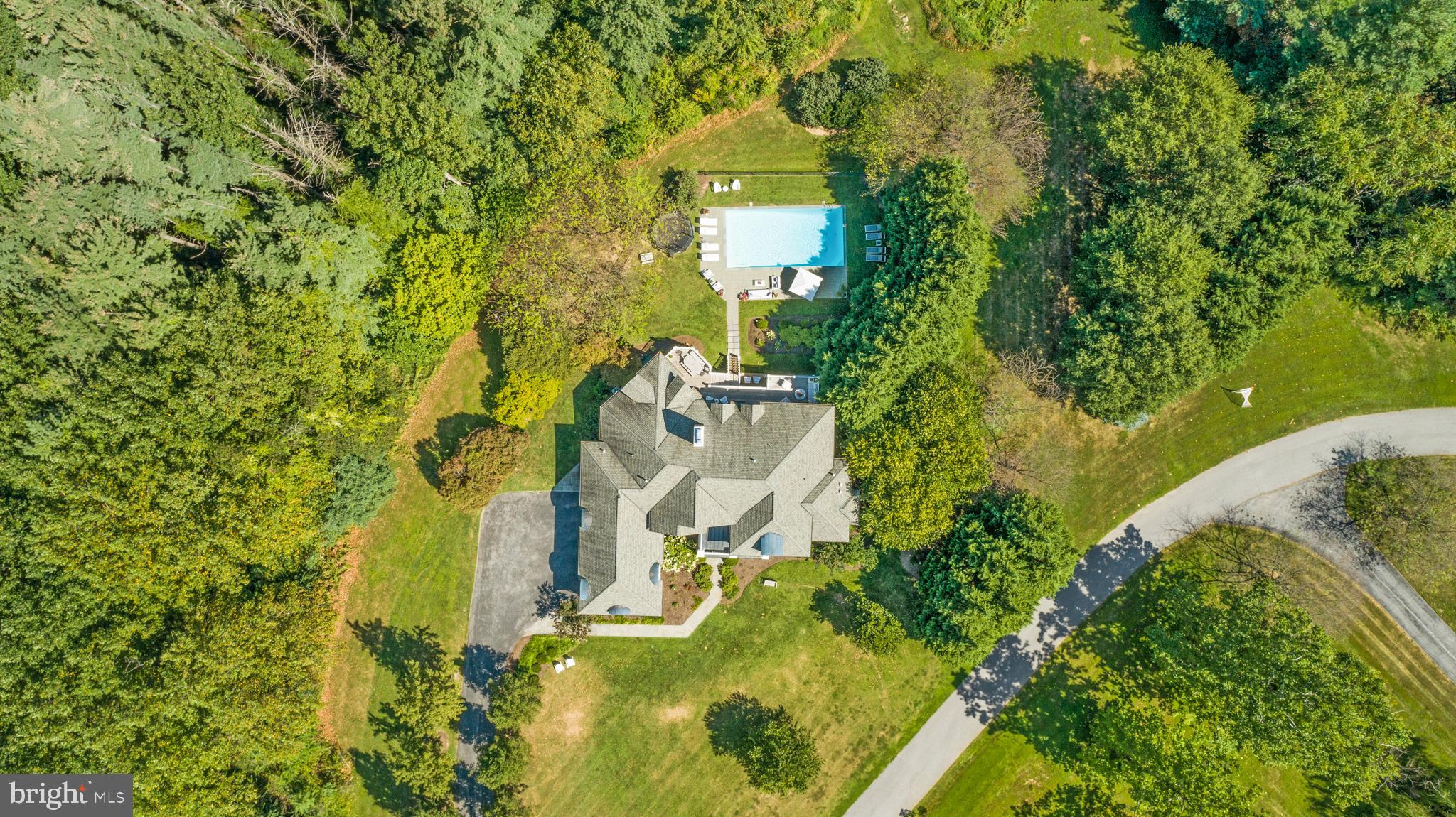 39 Brett Manor Ct