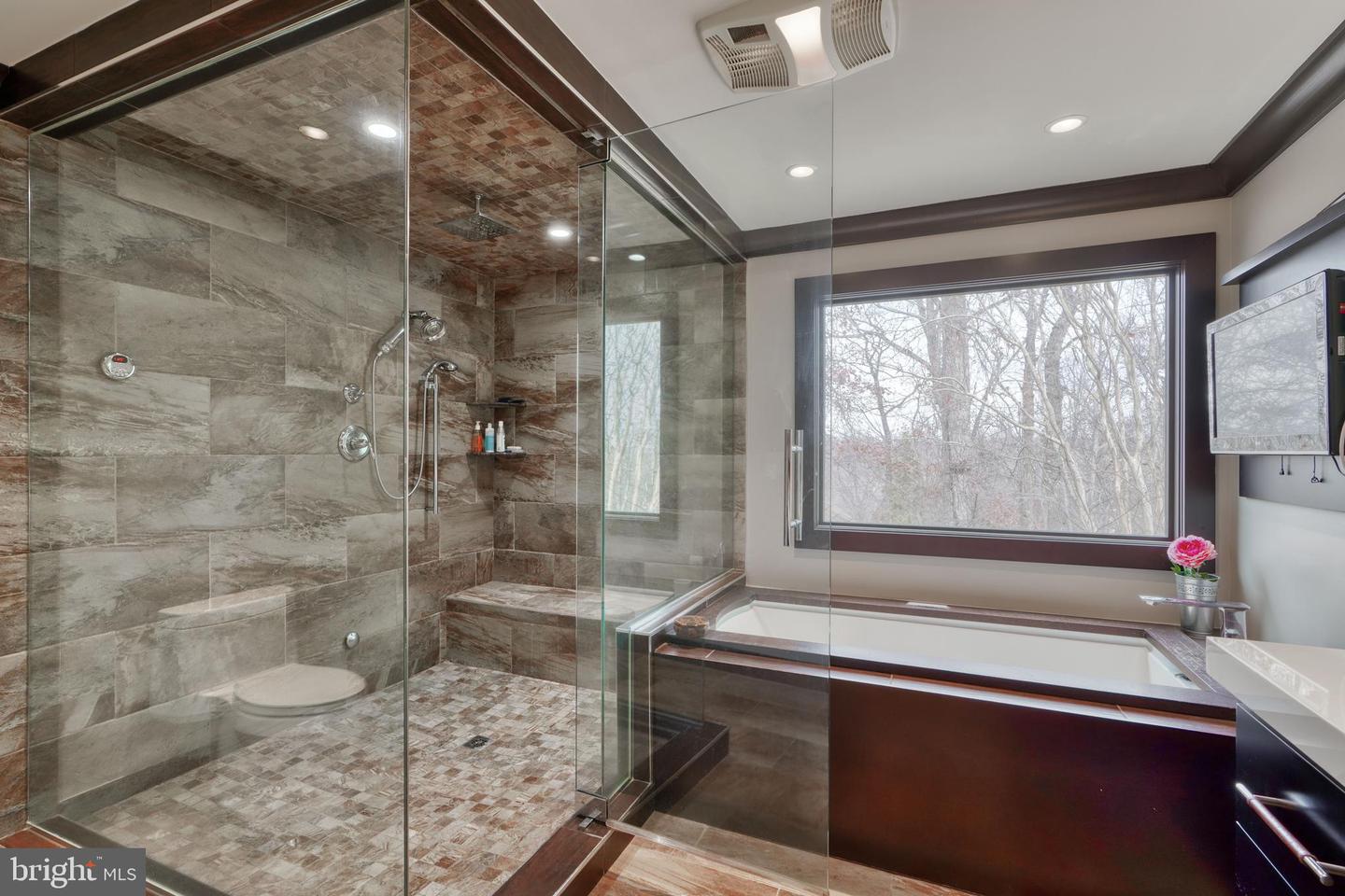 2103 Highland Ridge Dr