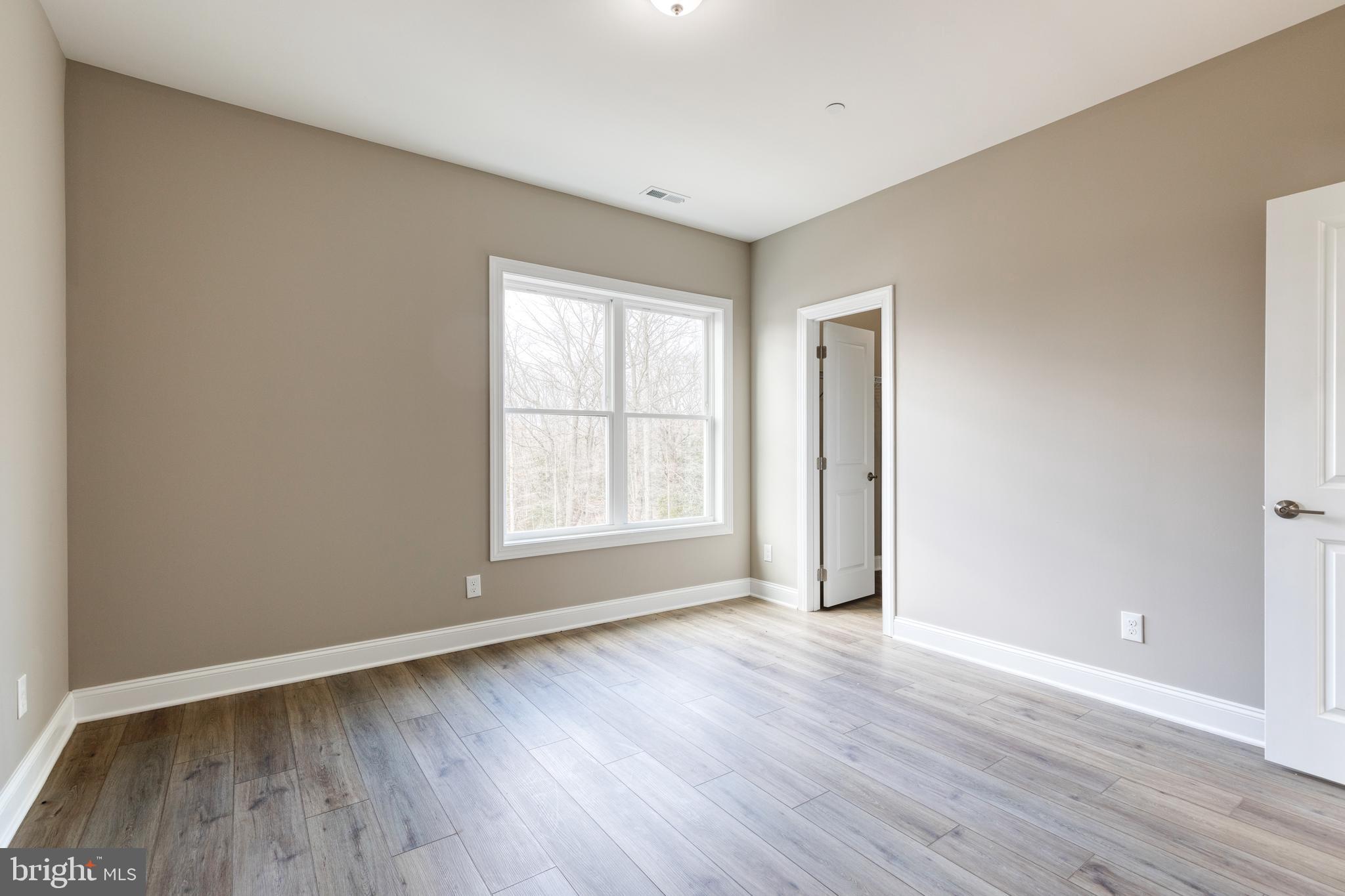 827 CEDAR AVENUE