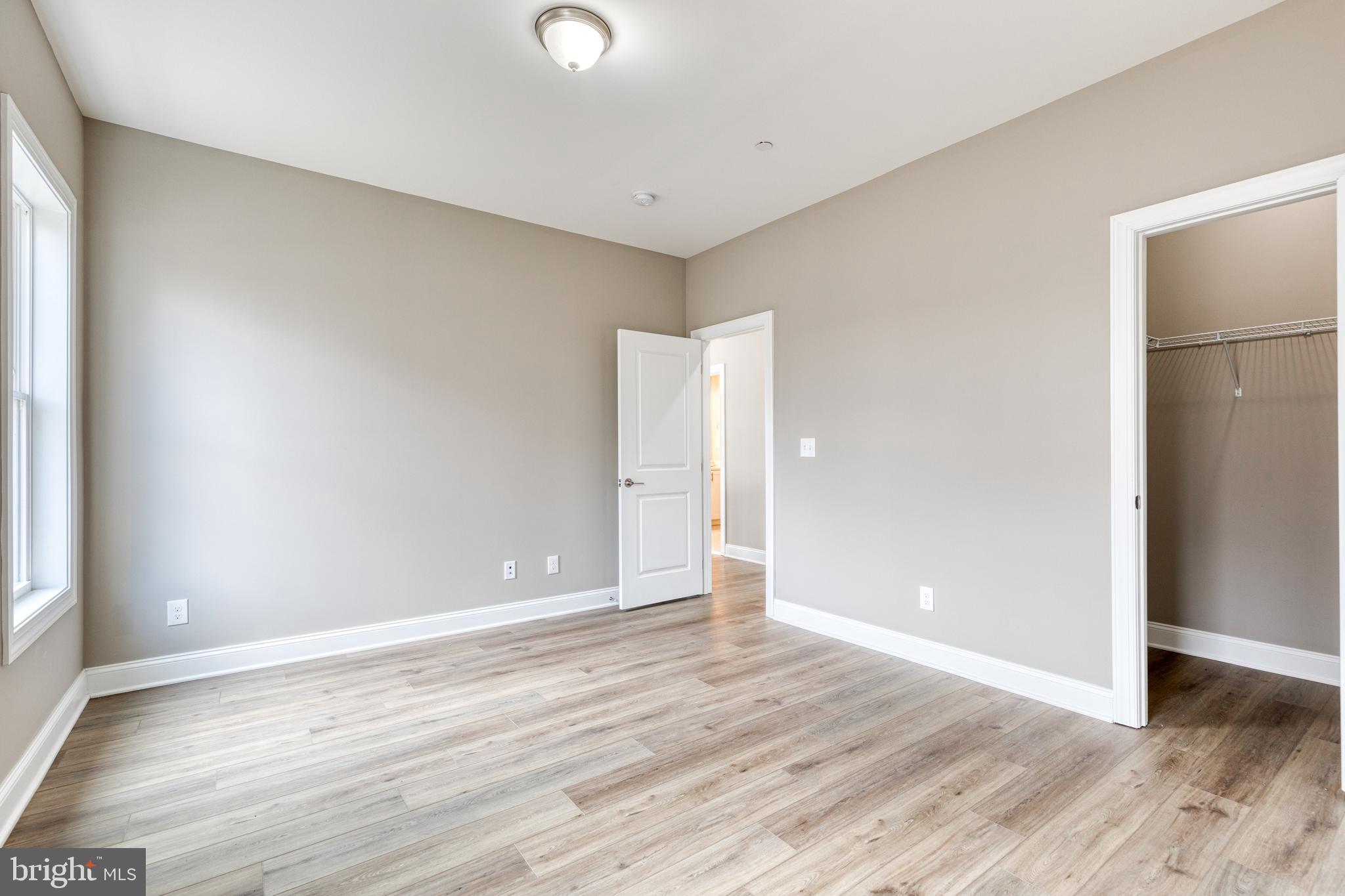 827 CEDAR AVENUE