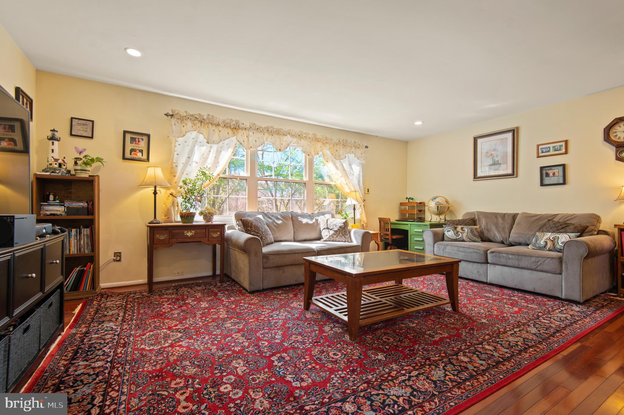 9 BELLOWS COURT 9