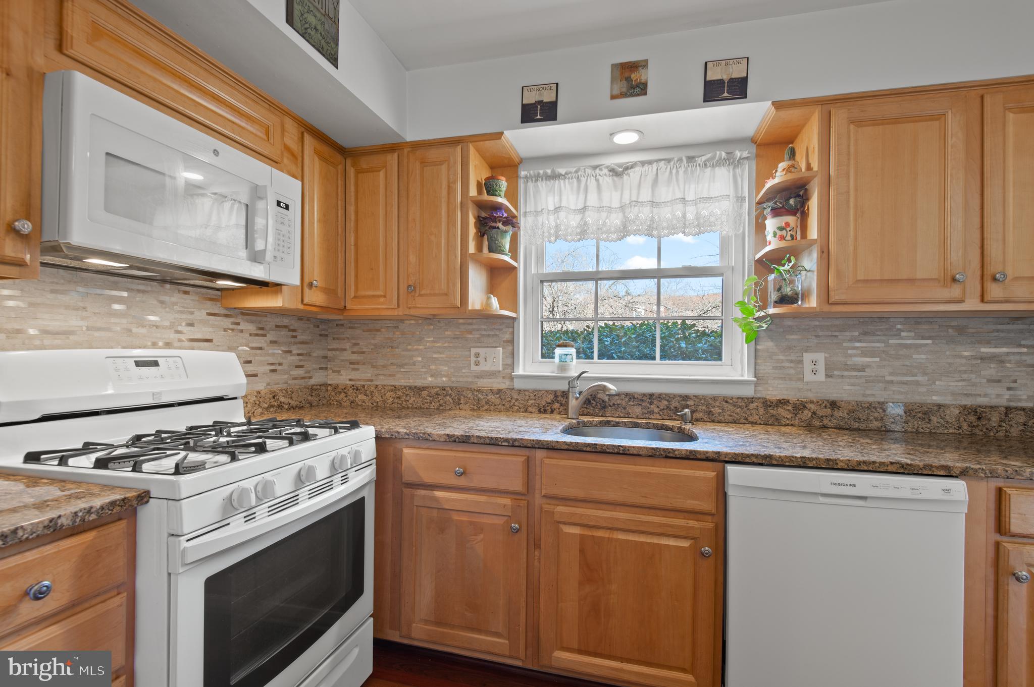 9 BELLOWS COURT 9