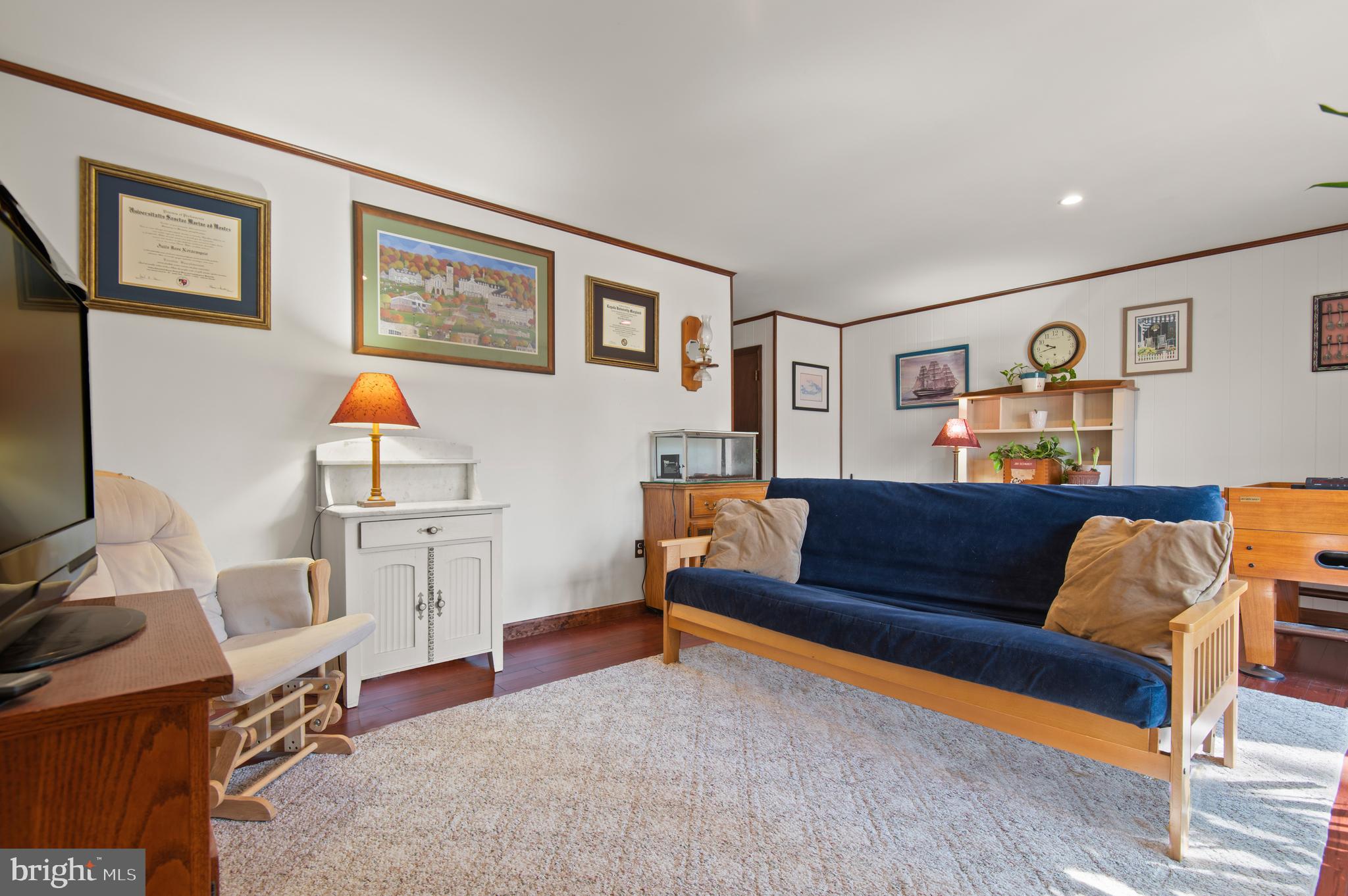 9 BELLOWS COURT 9