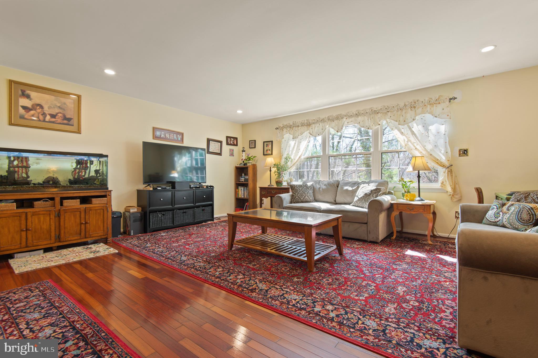 9 BELLOWS COURT 9