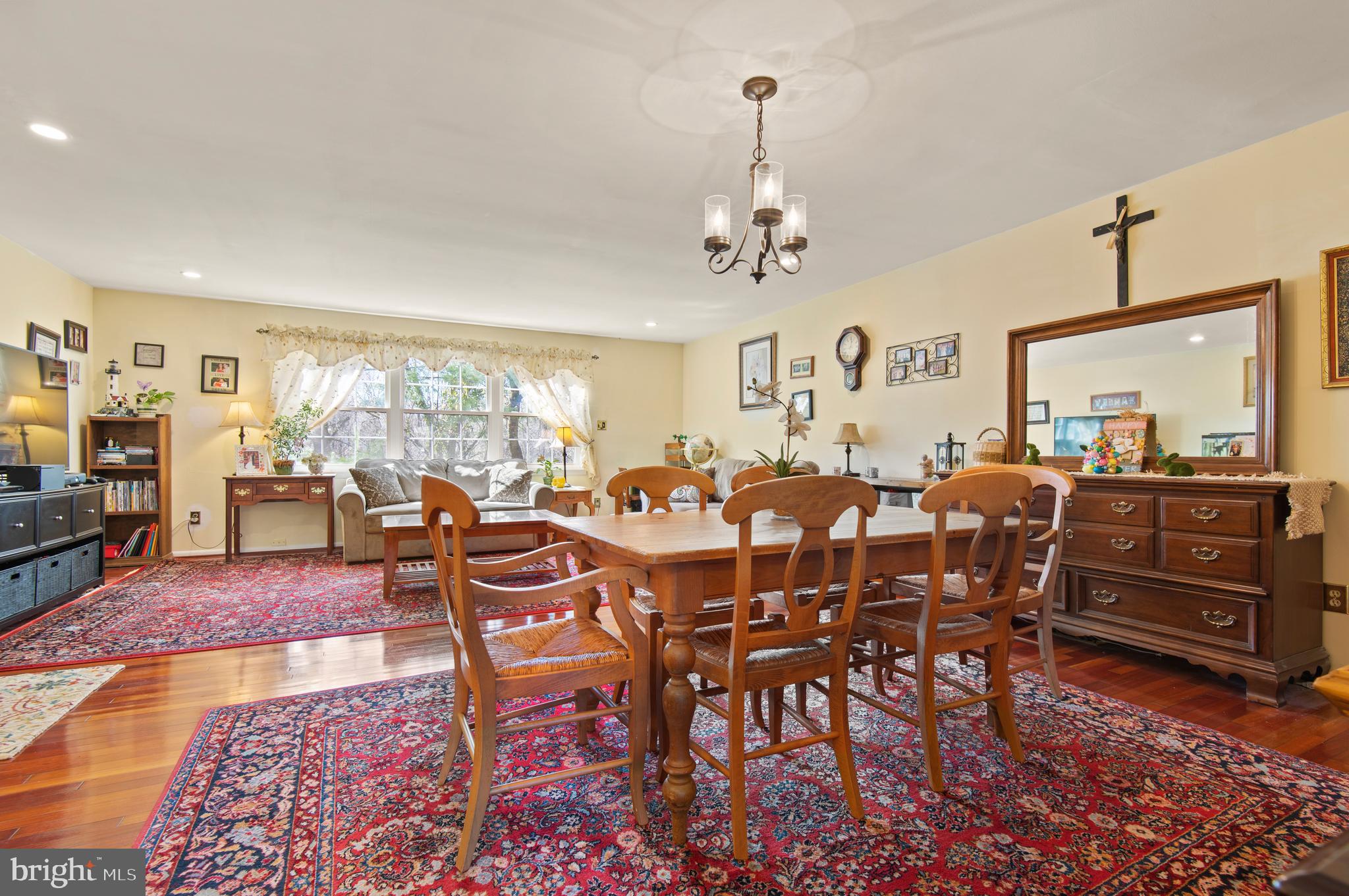 9 BELLOWS COURT 9