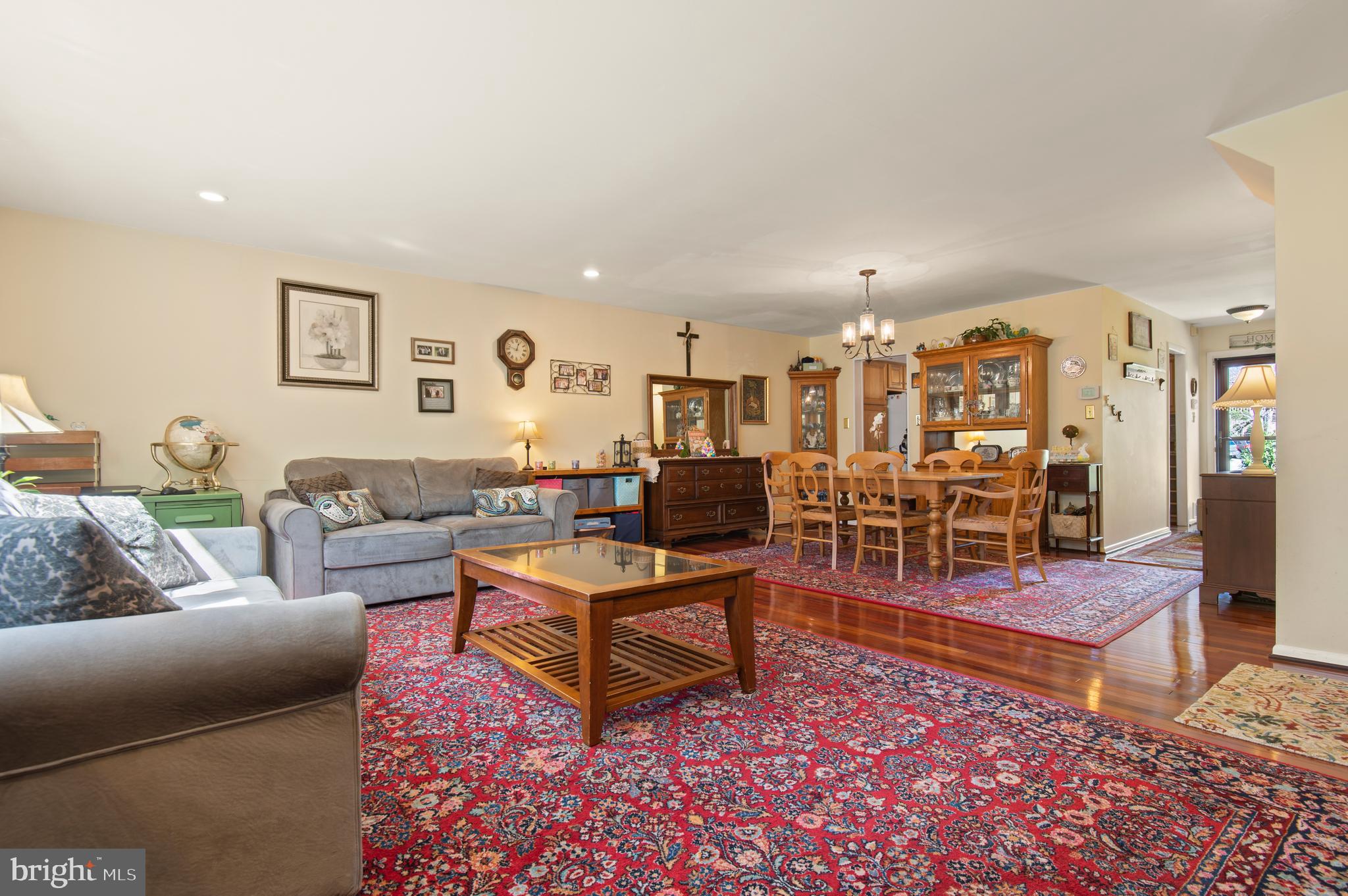 9 BELLOWS COURT 9