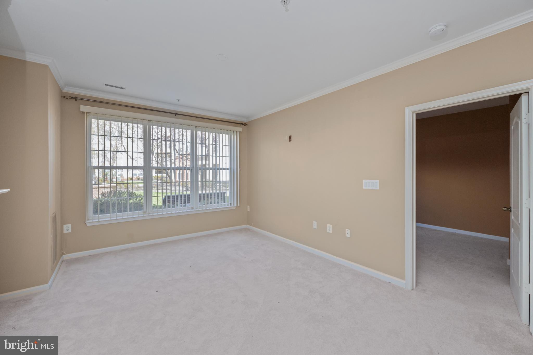 400 SYMPHONY CIRCLE 70B