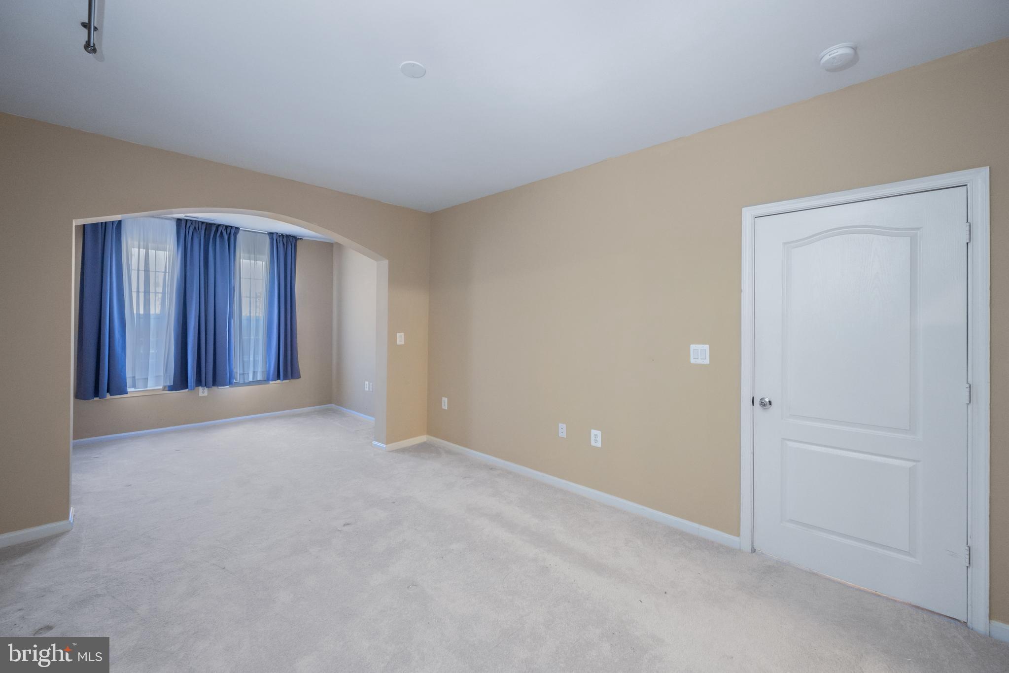 400 SYMPHONY CIRCLE 70B