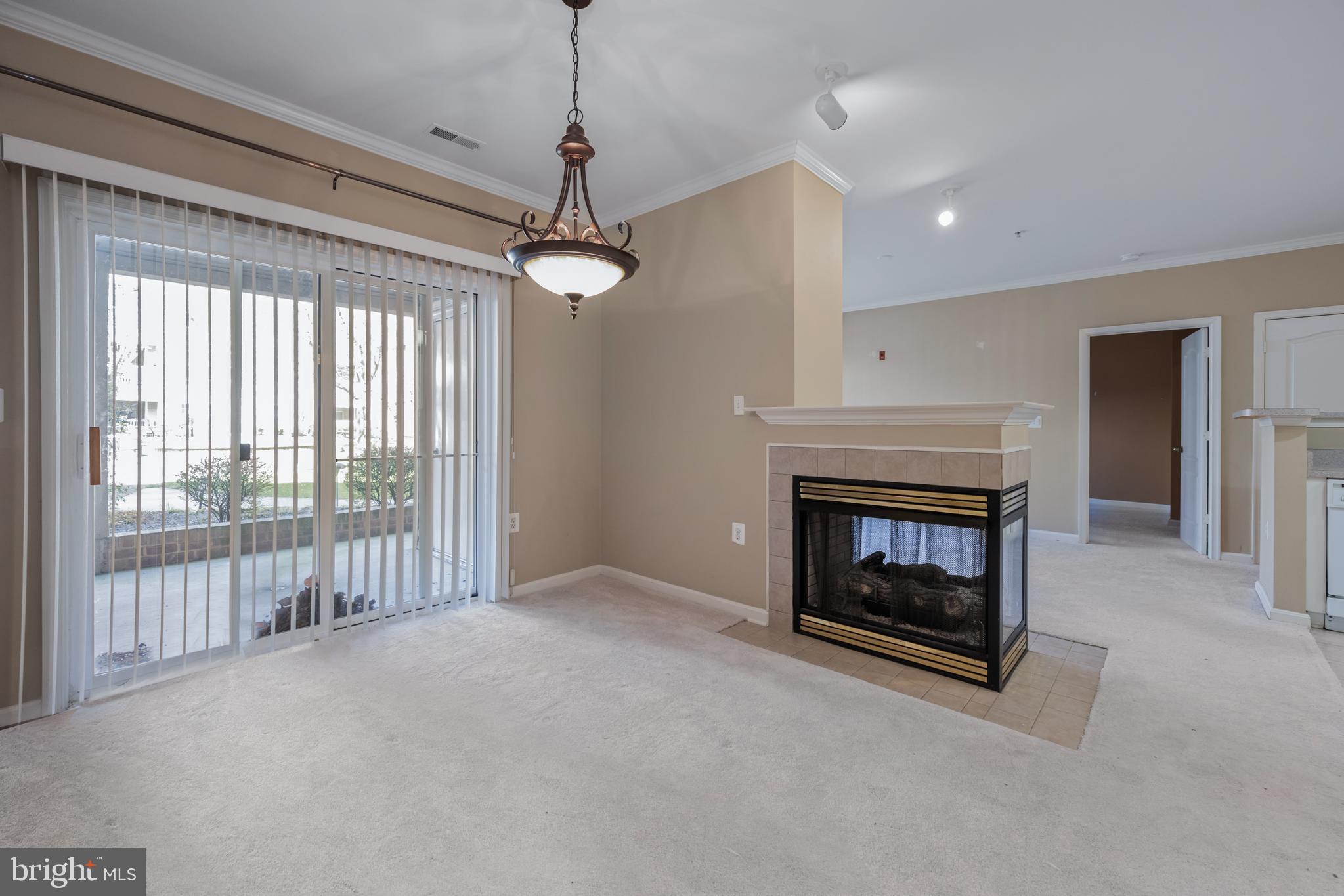 400 SYMPHONY CIRCLE 70B