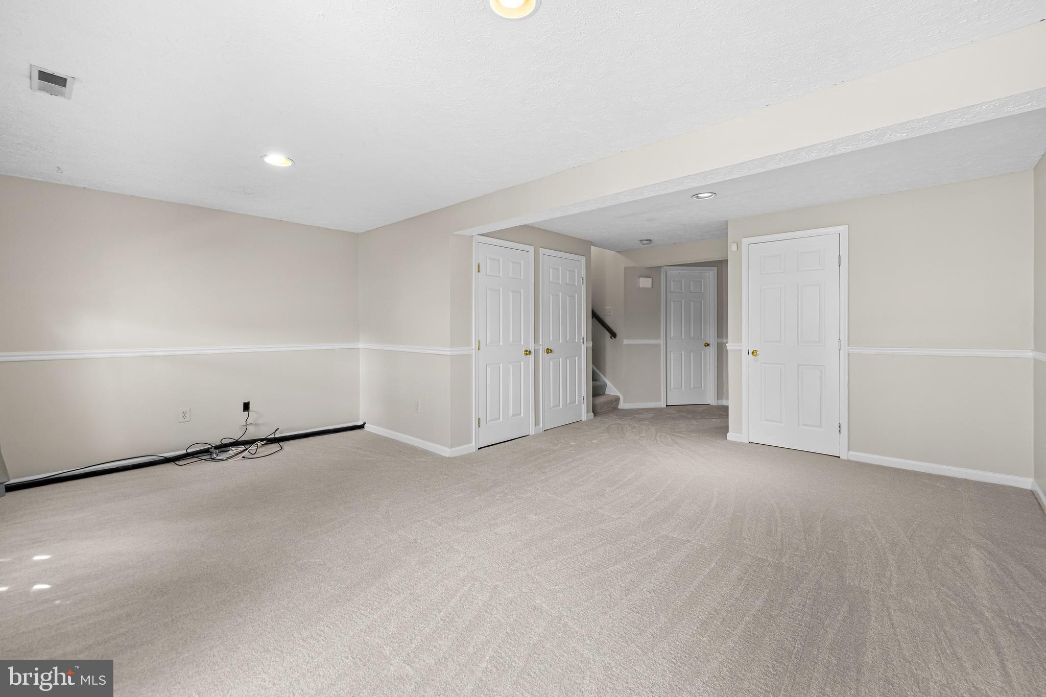 25 ASHMILL COURT