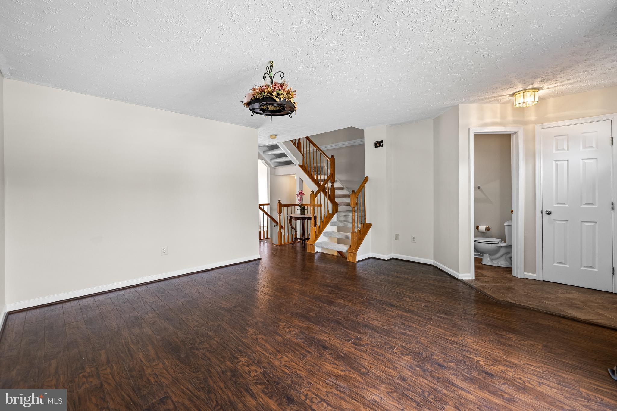 25 ASHMILL COURT