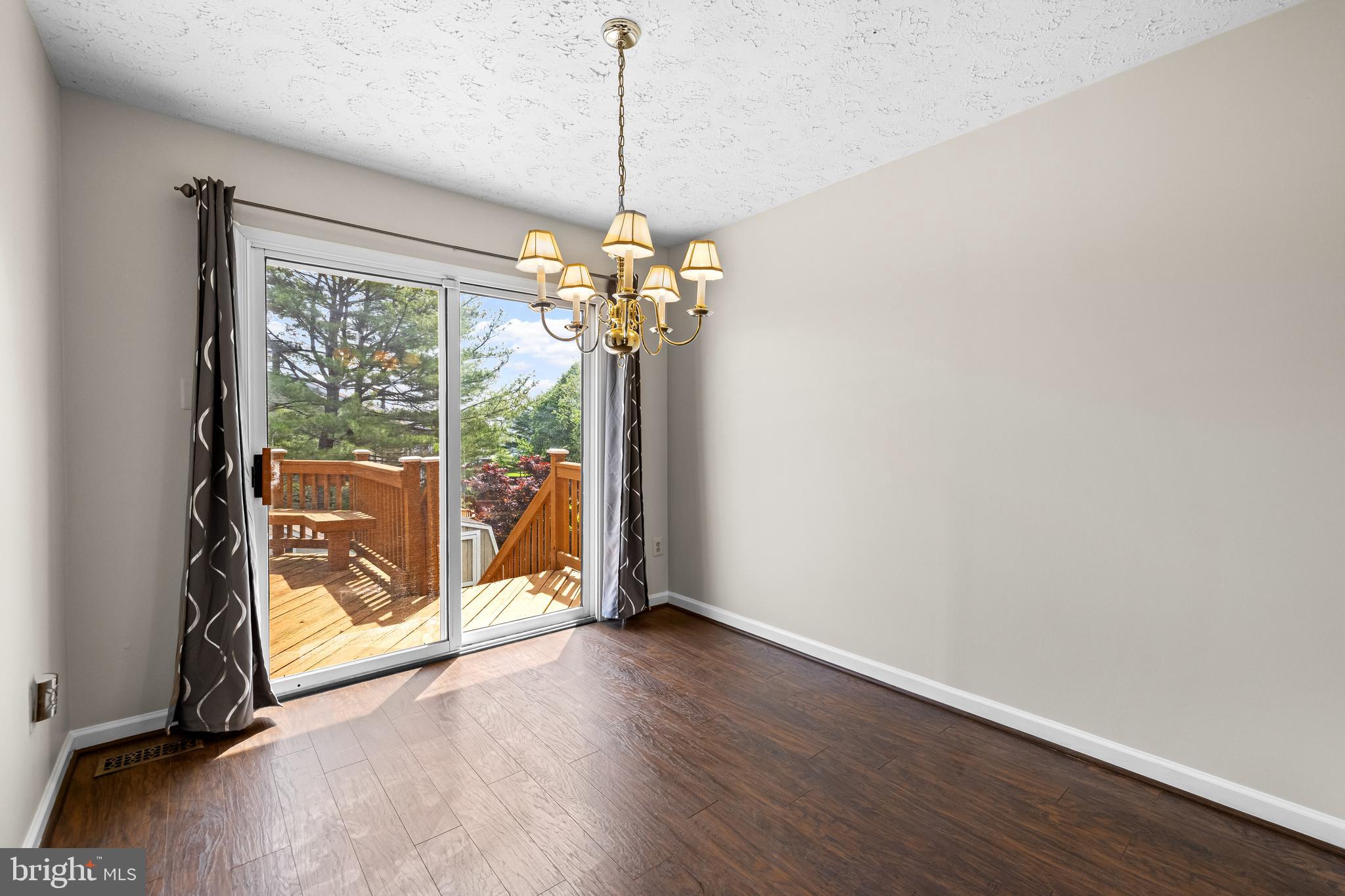 25 ASHMILL COURT