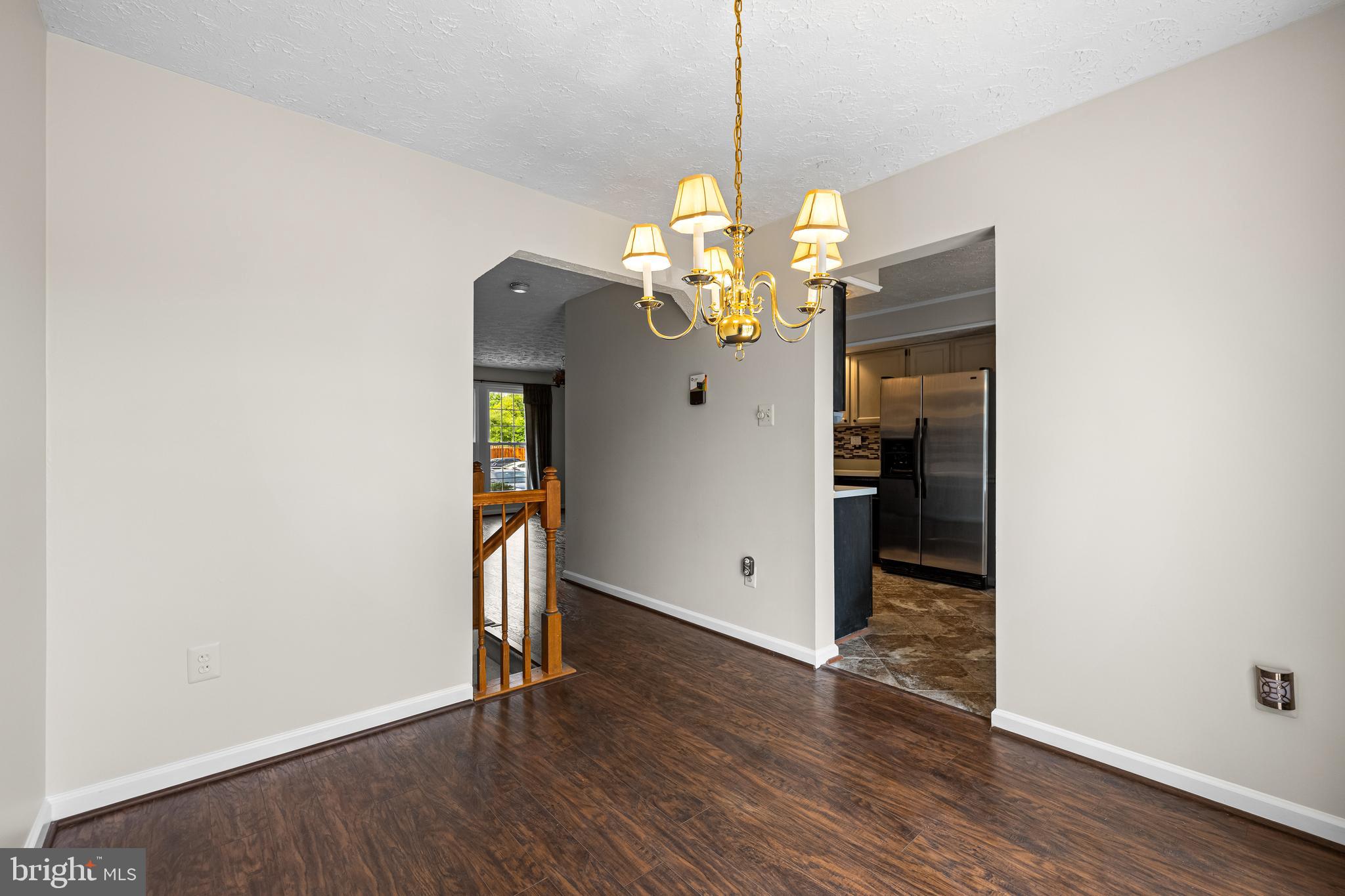 25 ASHMILL COURT