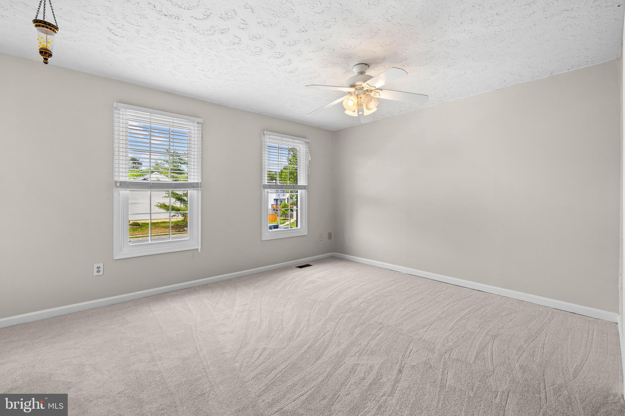 25 ASHMILL COURT