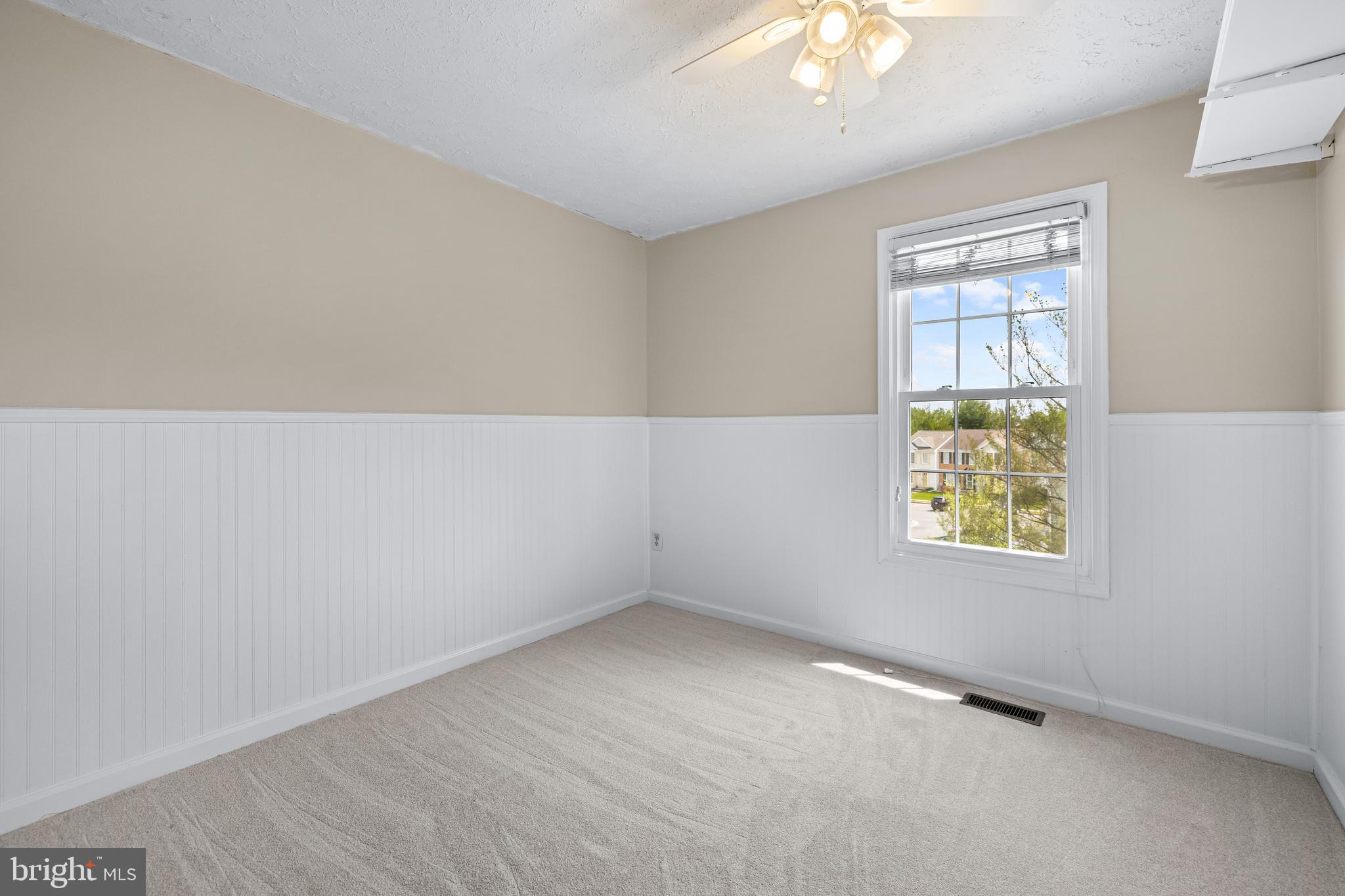 25 ASHMILL COURT