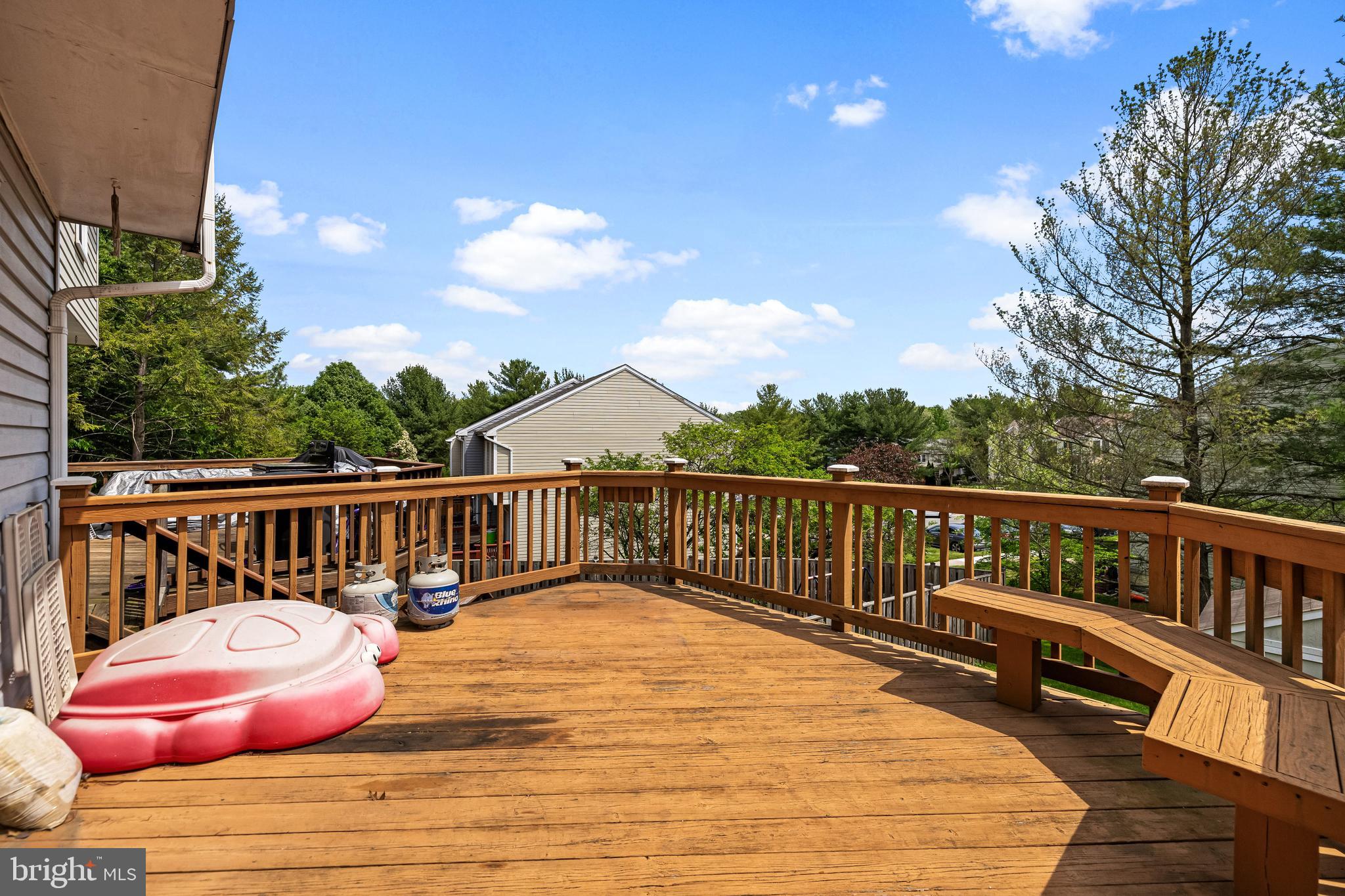 25 ASHMILL COURT