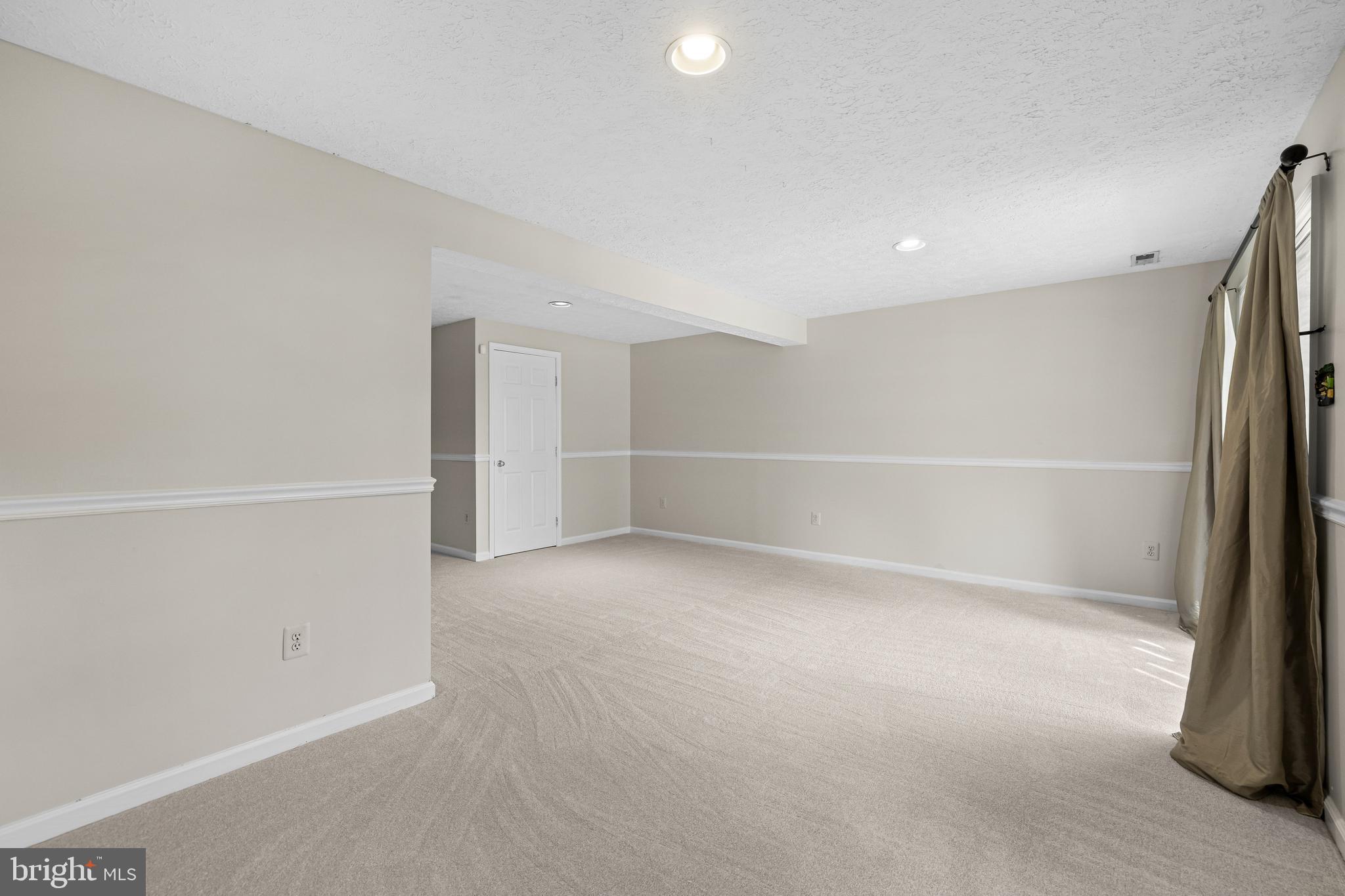 25 ASHMILL COURT