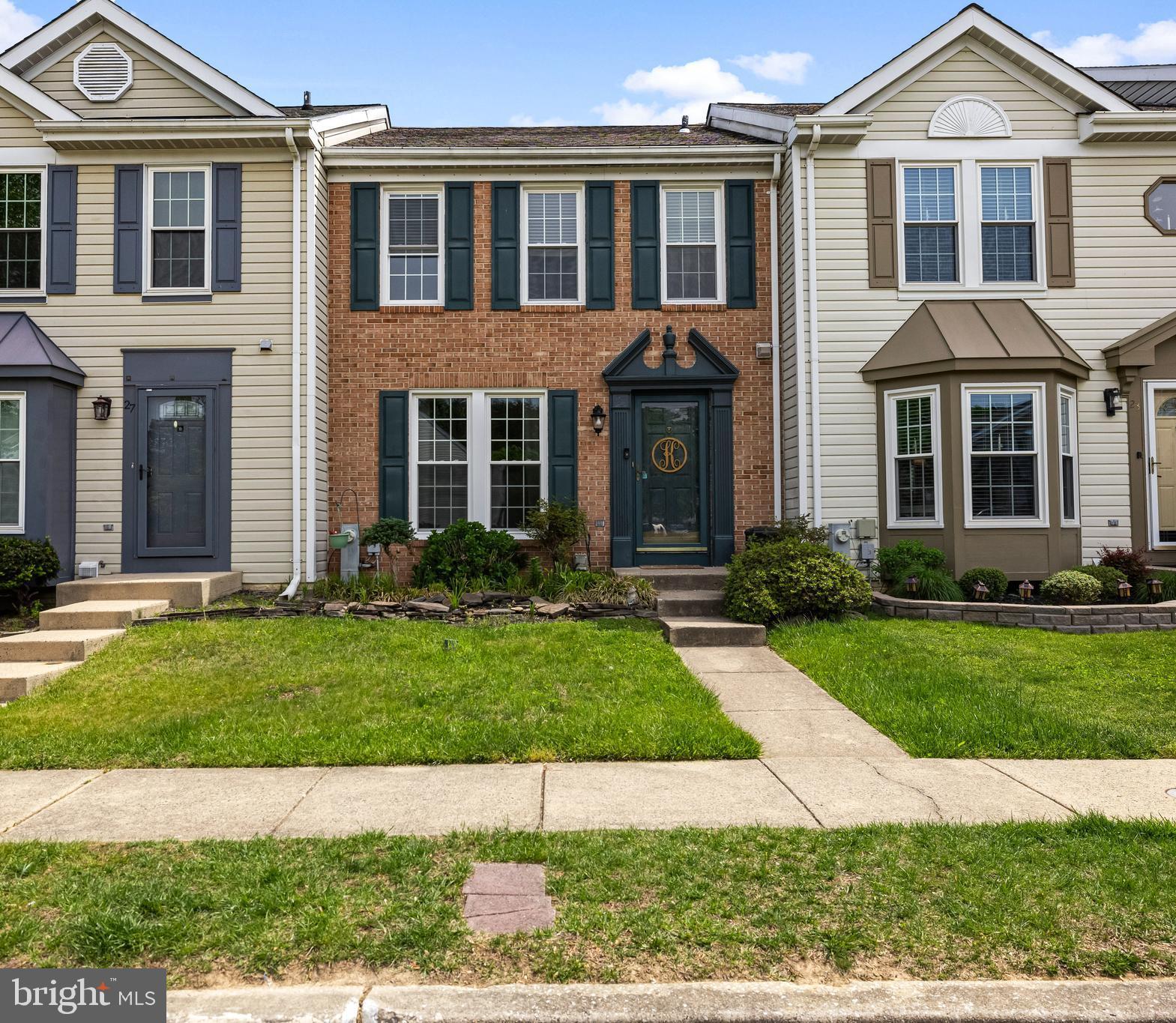 25 ASHMILL COURT