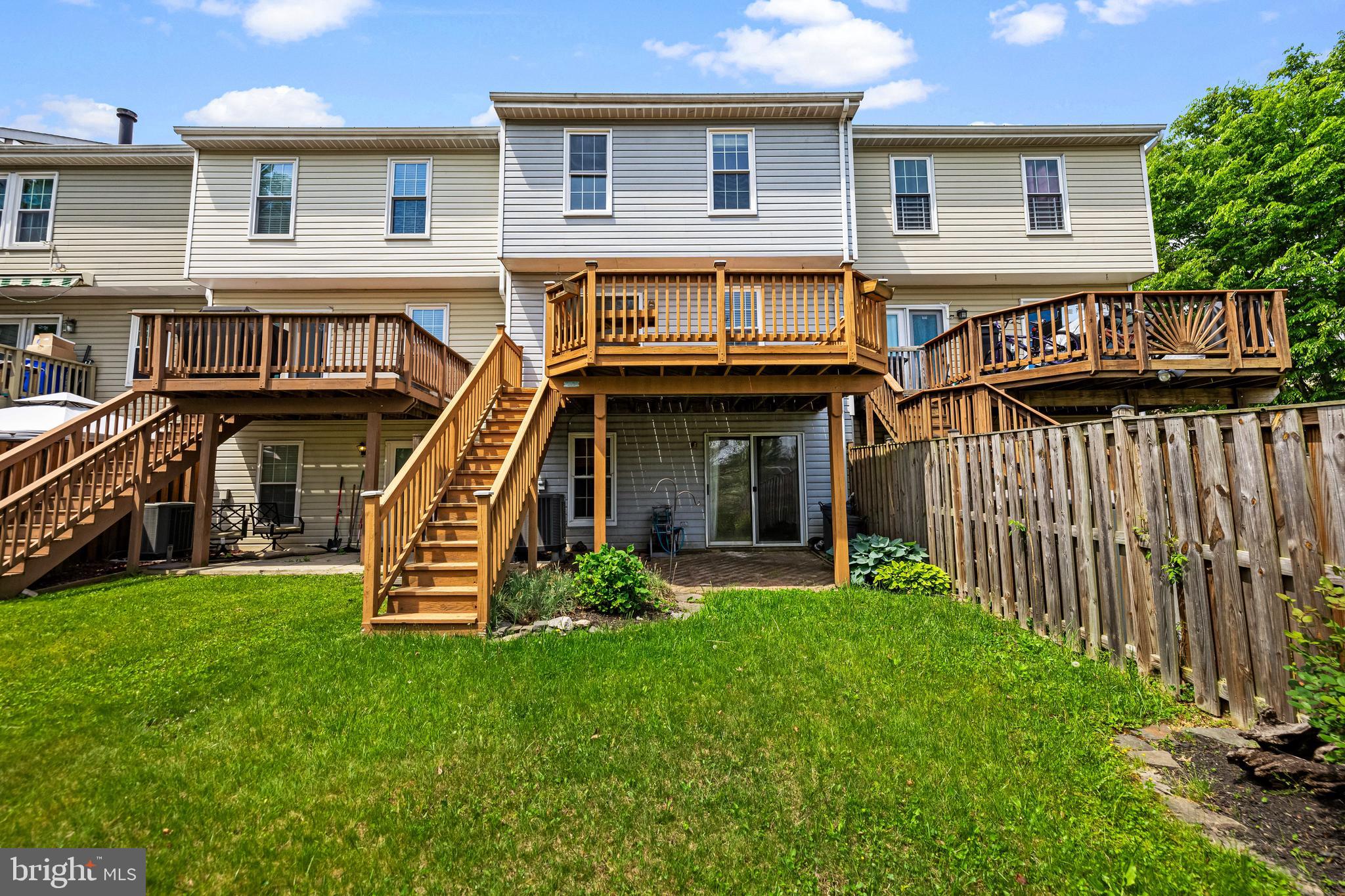 25 ASHMILL COURT