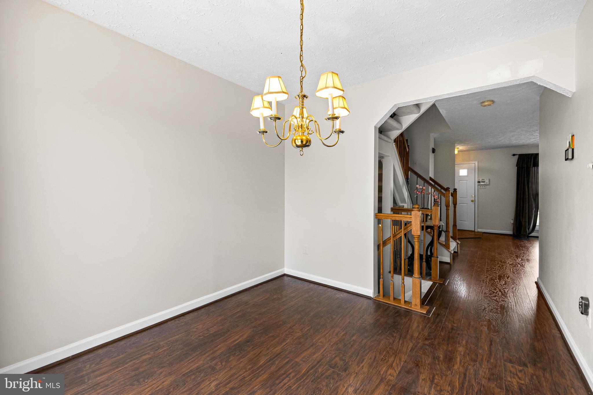 25 ASHMILL COURT