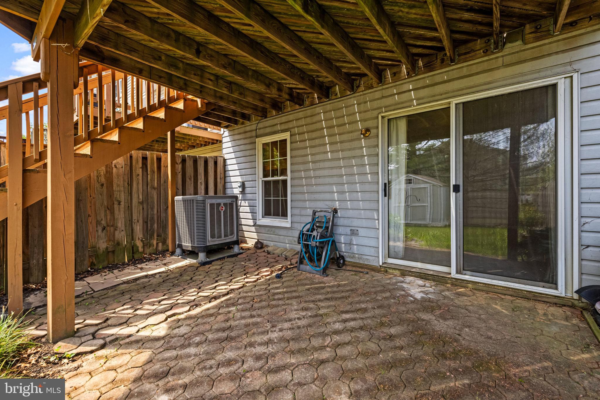 25 ASHMILL COURT