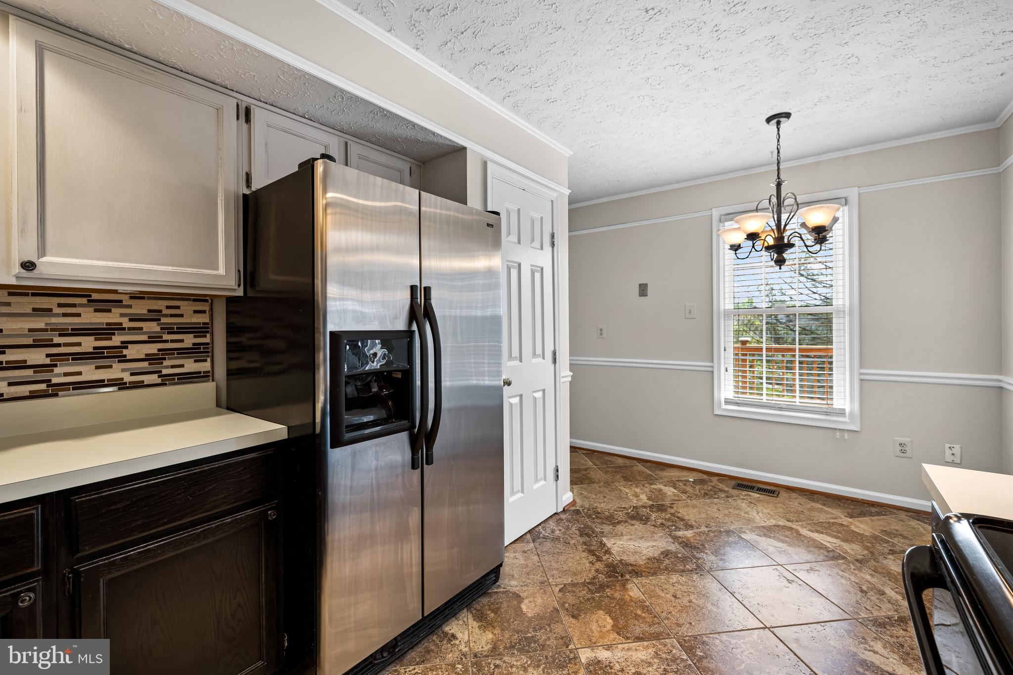 25 ASHMILL COURT