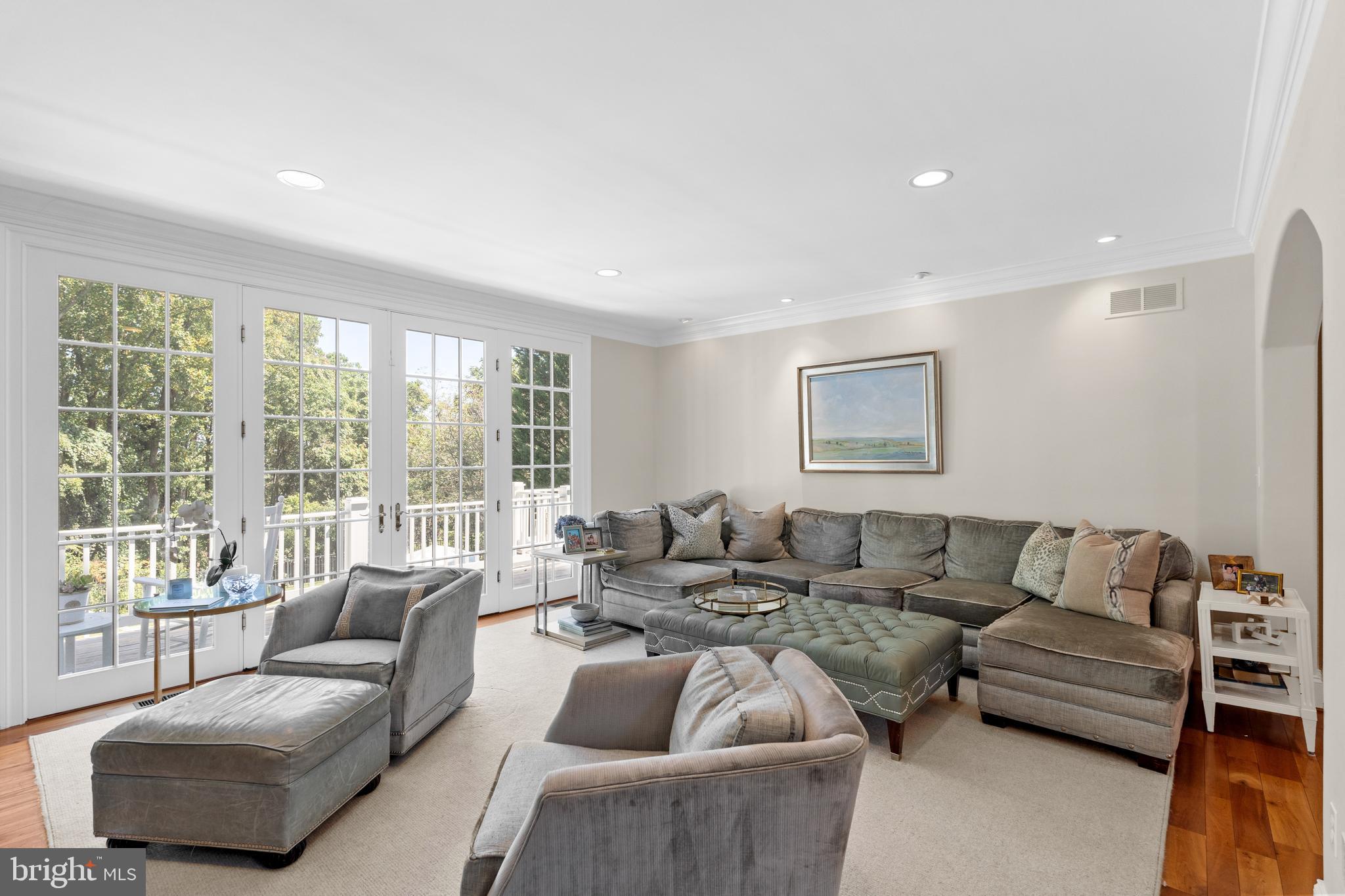 39 BRETT MANOR COURT
