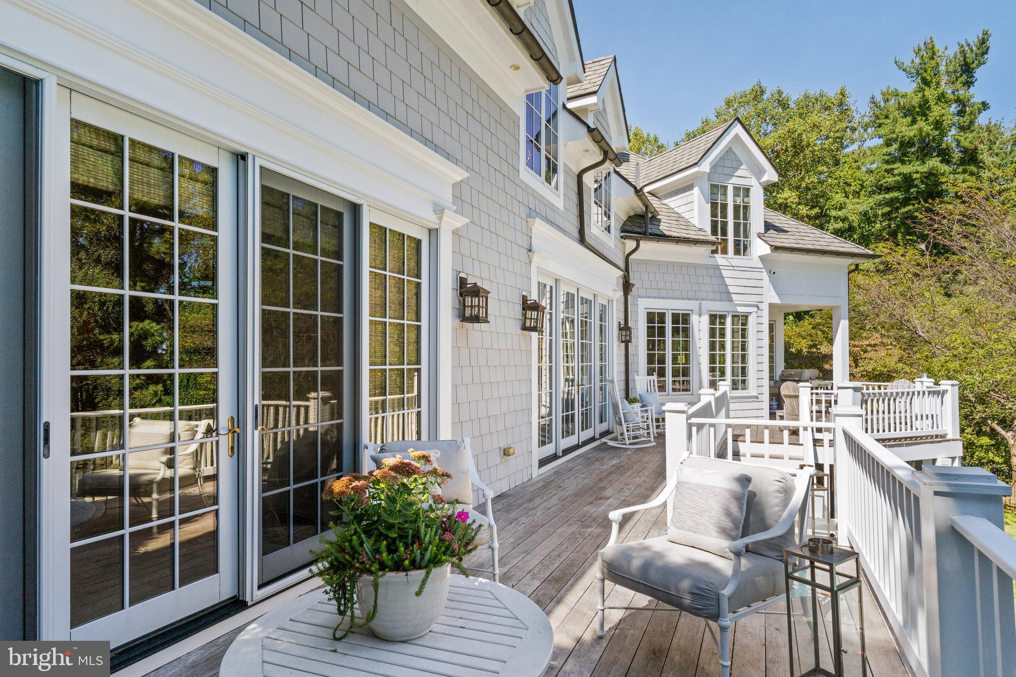 39 BRETT MANOR COURT