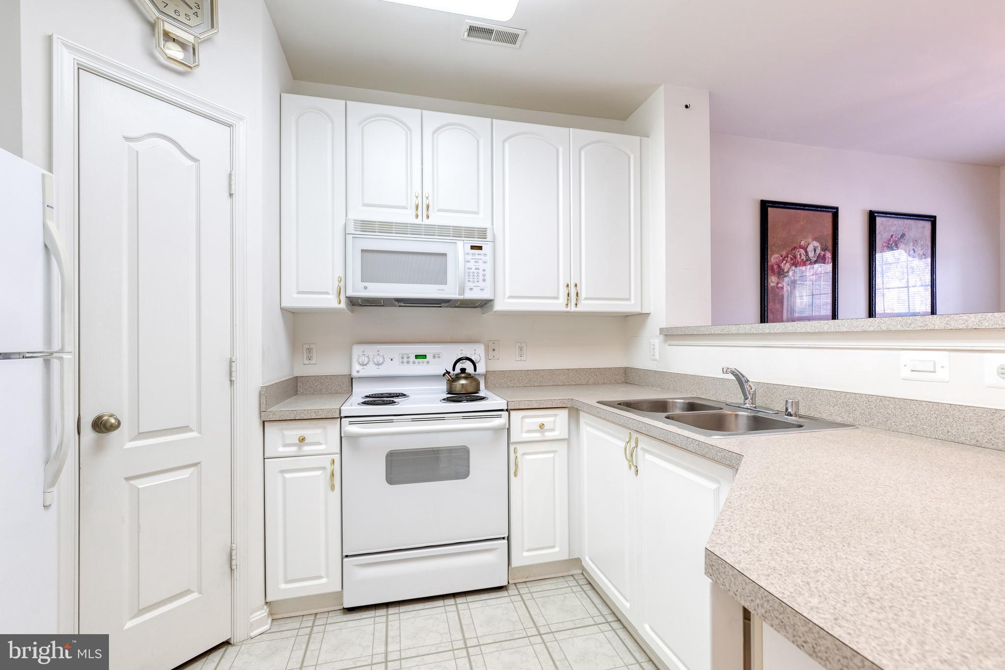 400 SYMPHONY CIRCLE 329F