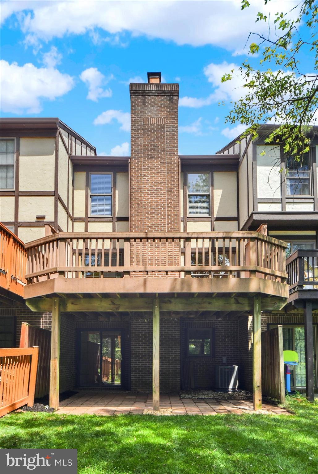 26 TUDOR COURT