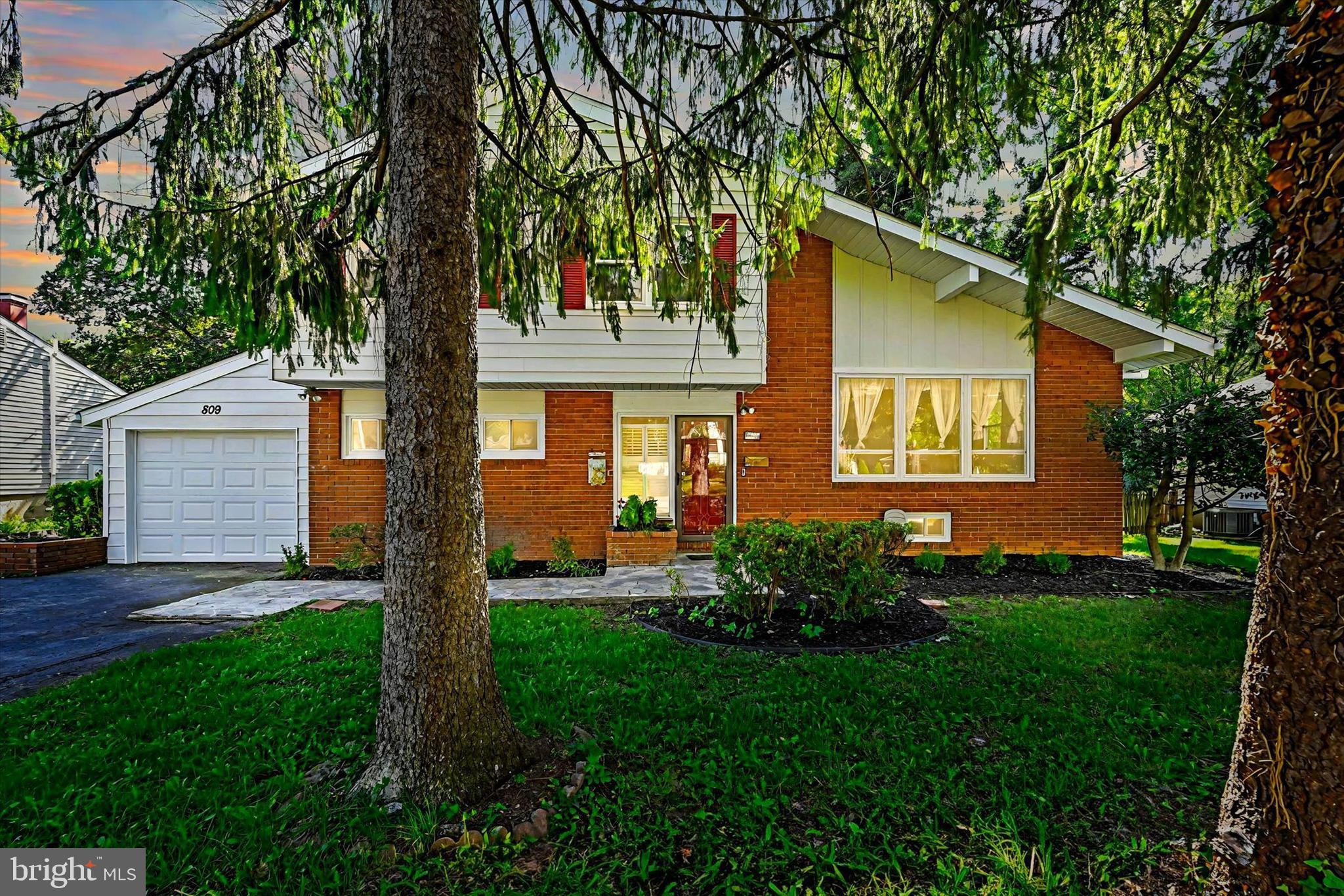 809 PROVIDENCE ROAD
